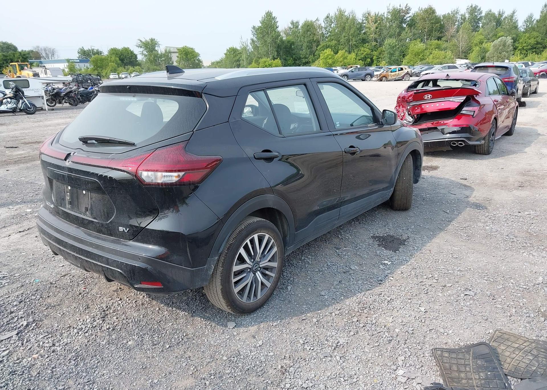 2024 NISSAN KICKS