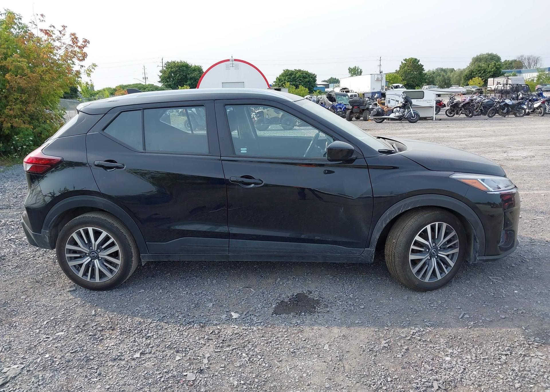 2024 NISSAN KICKS