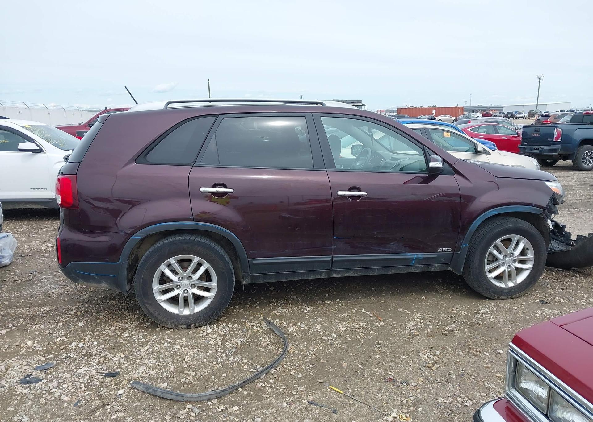 2015 KIA SORENTO LX