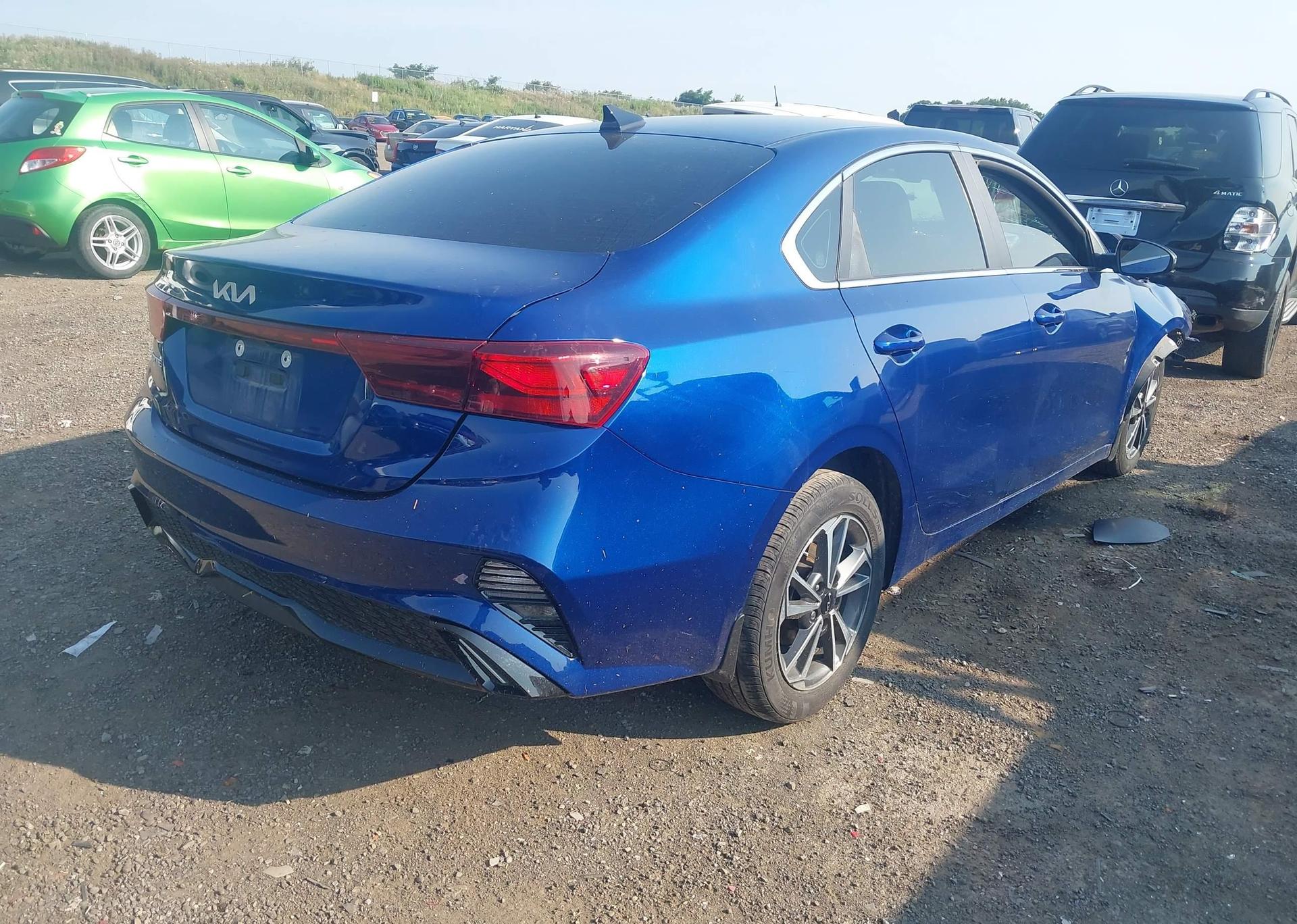 2023 KIA FORTE EX
