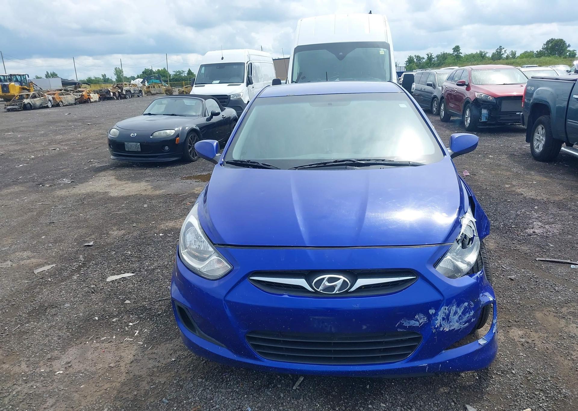 2013 HYUNDAI ACCENT GL