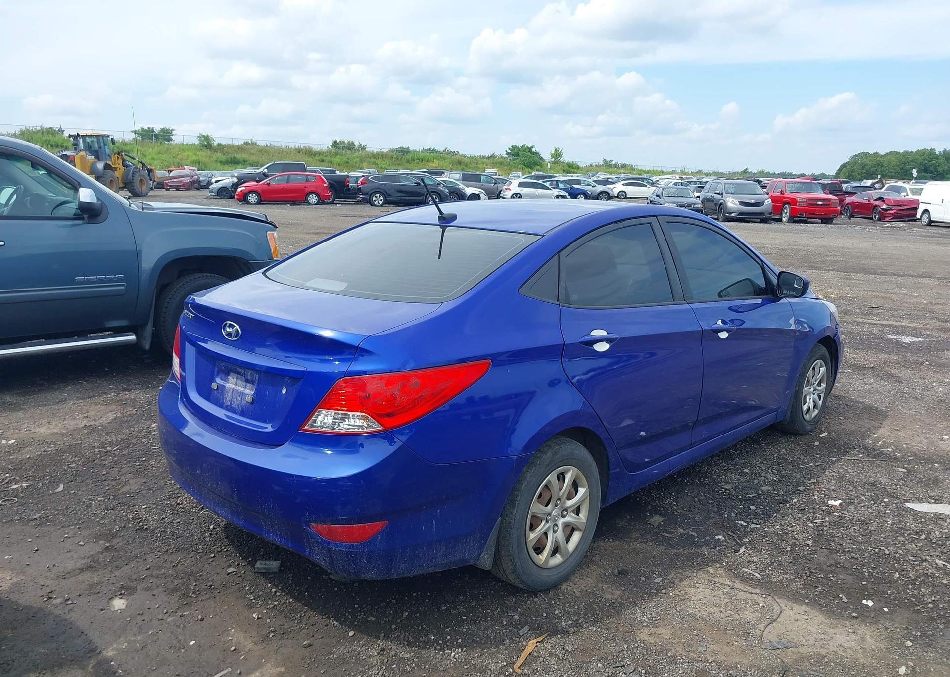 2013 HYUNDAI ACCENT GL
