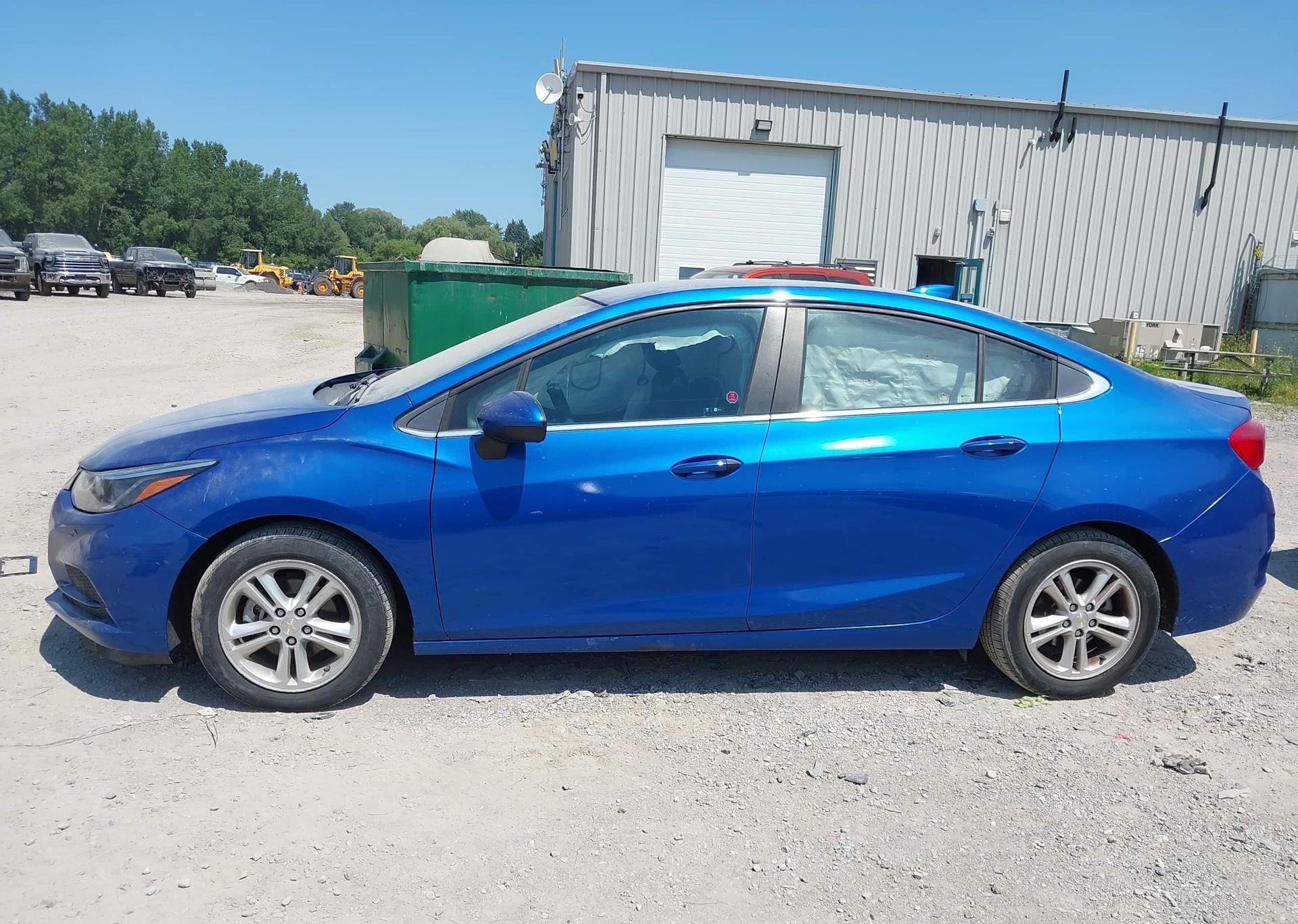 2017 CHEVROLET CRUZE LT