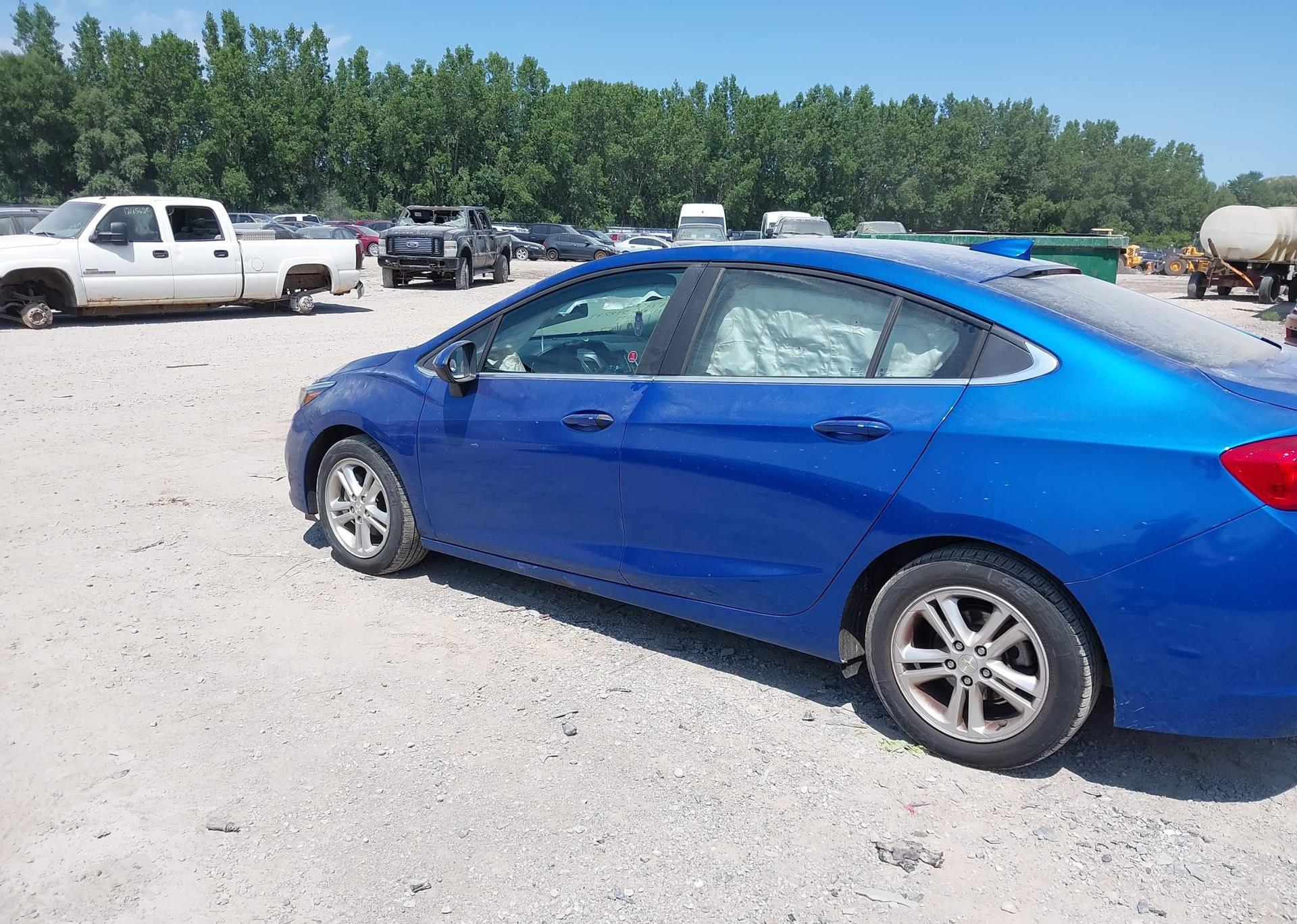2017 CHEVROLET CRUZE LT