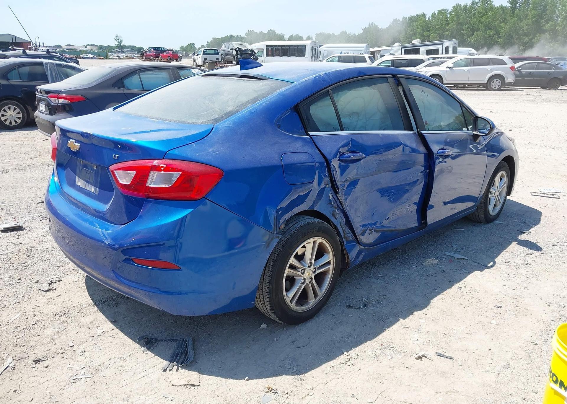 2017 CHEVROLET CRUZE LT