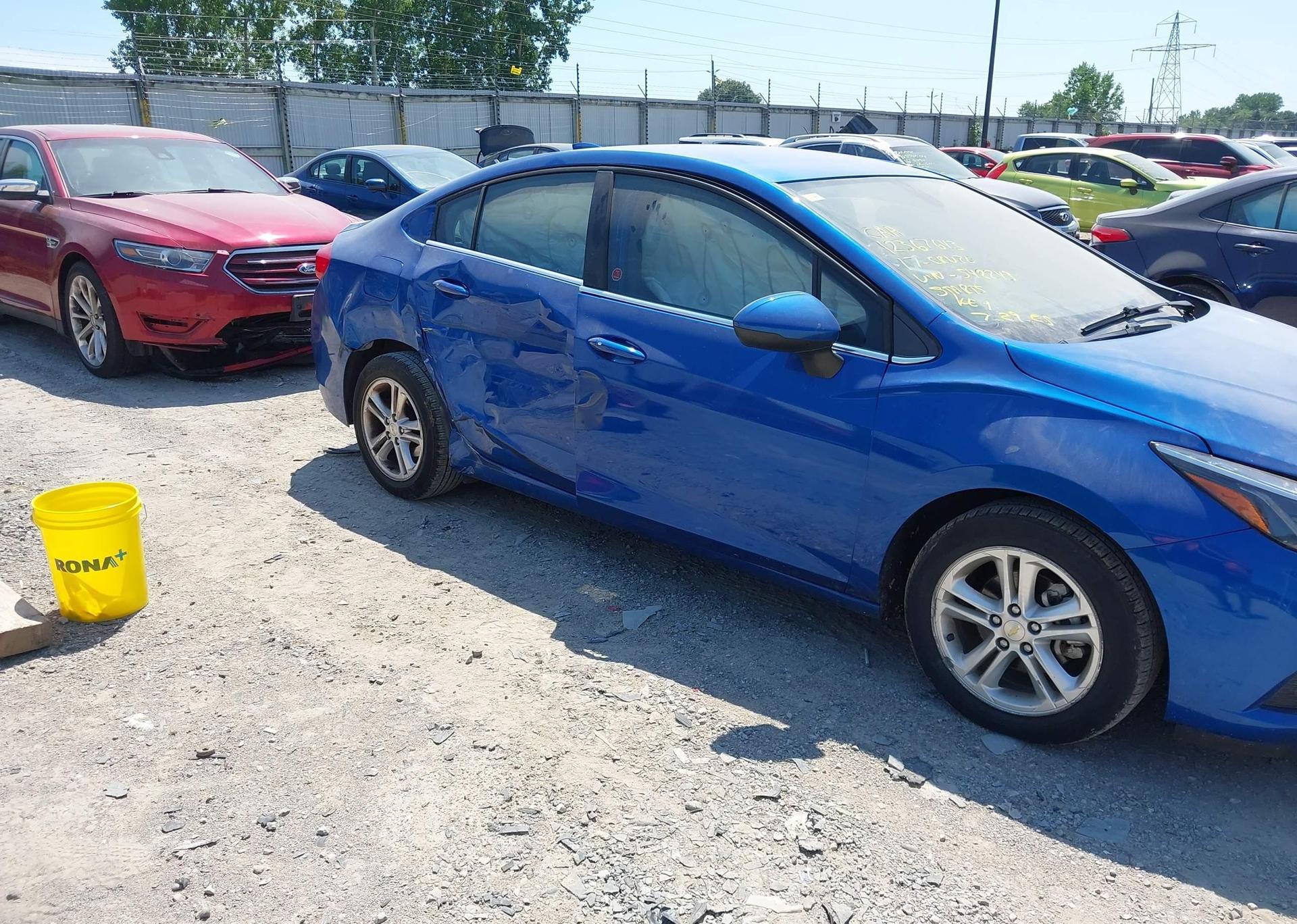 2017 CHEVROLET CRUZE LT