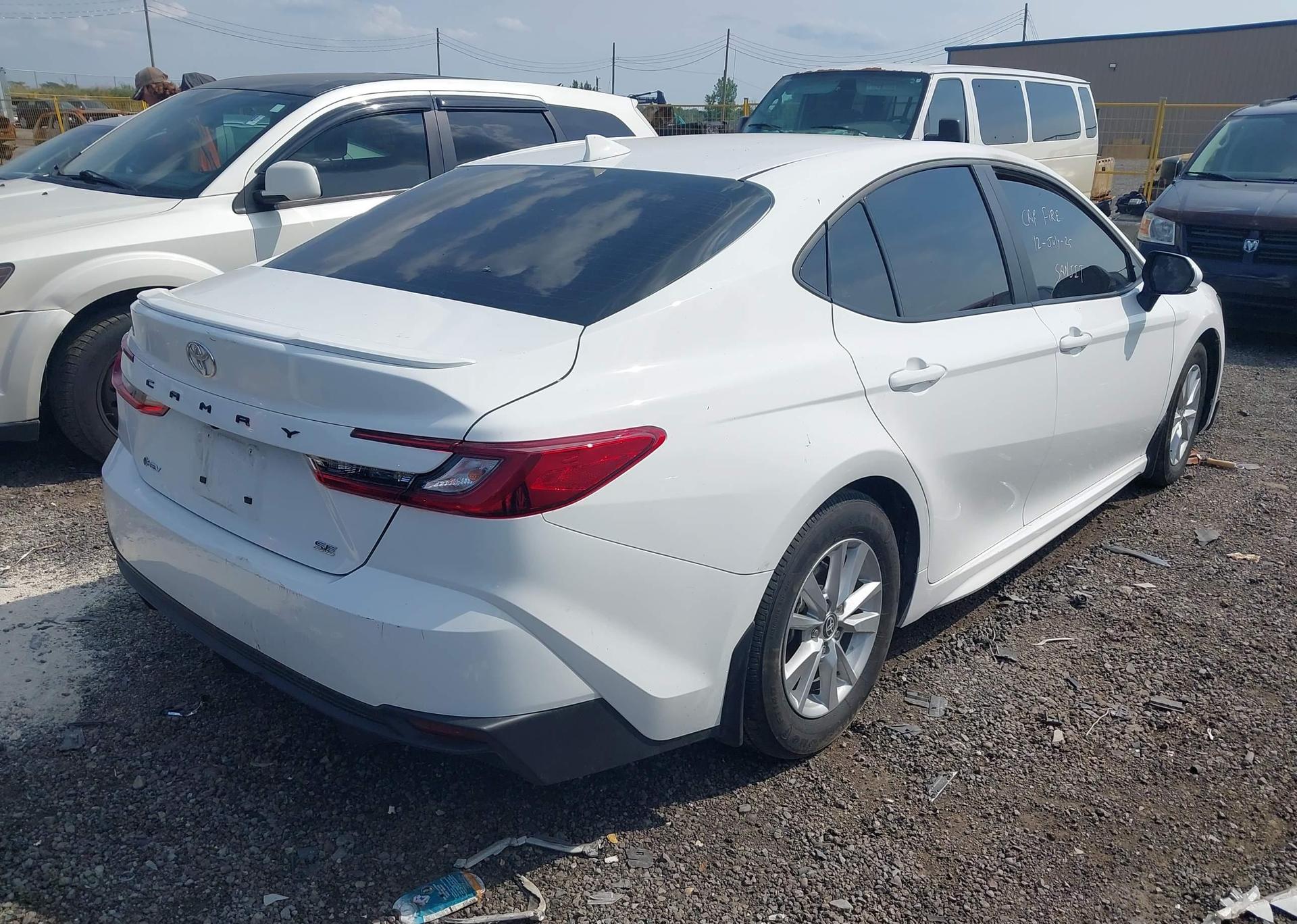 2025 TOYOTA CAMRY XSE