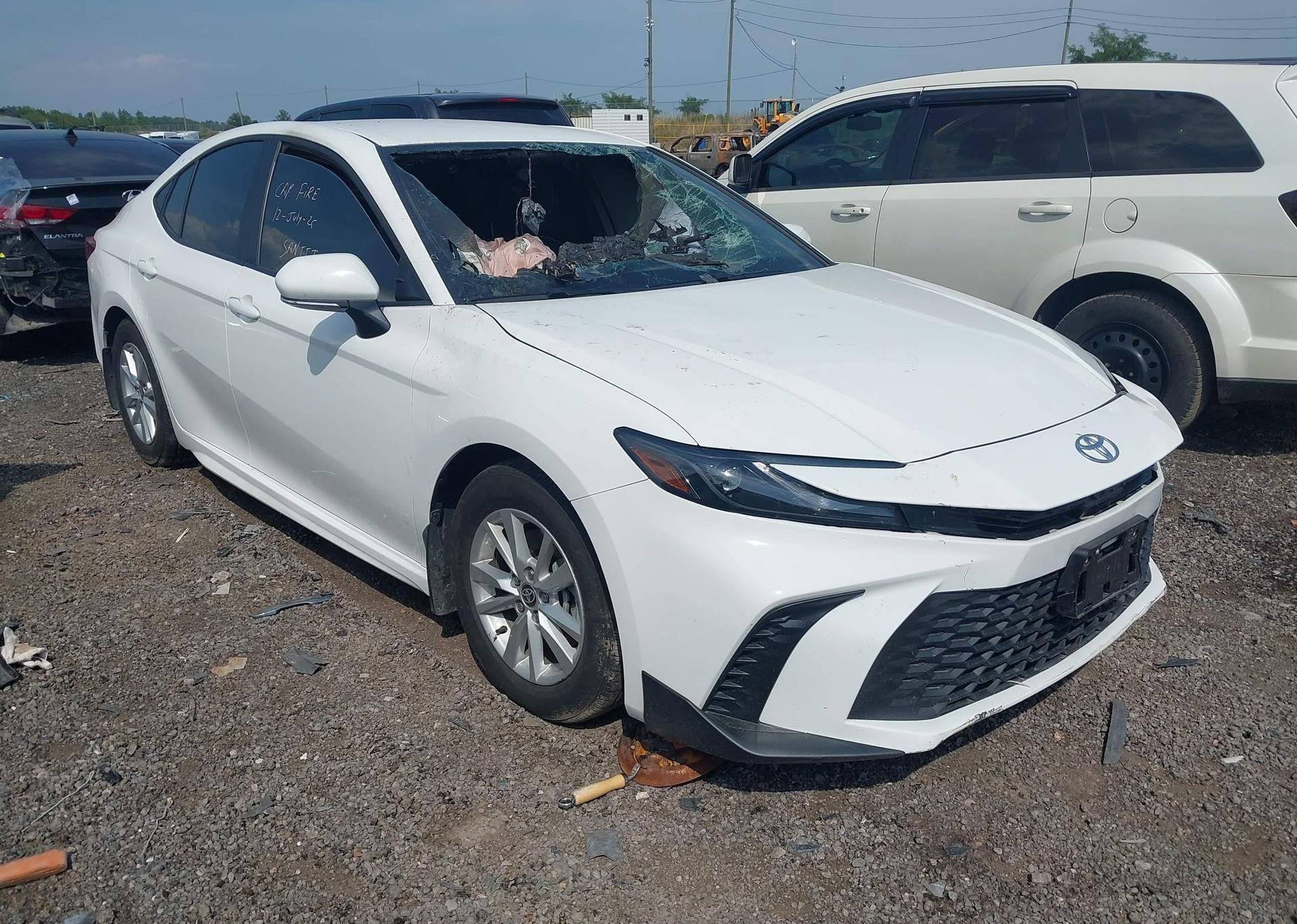 2025 TOYOTA CAMRY XSE