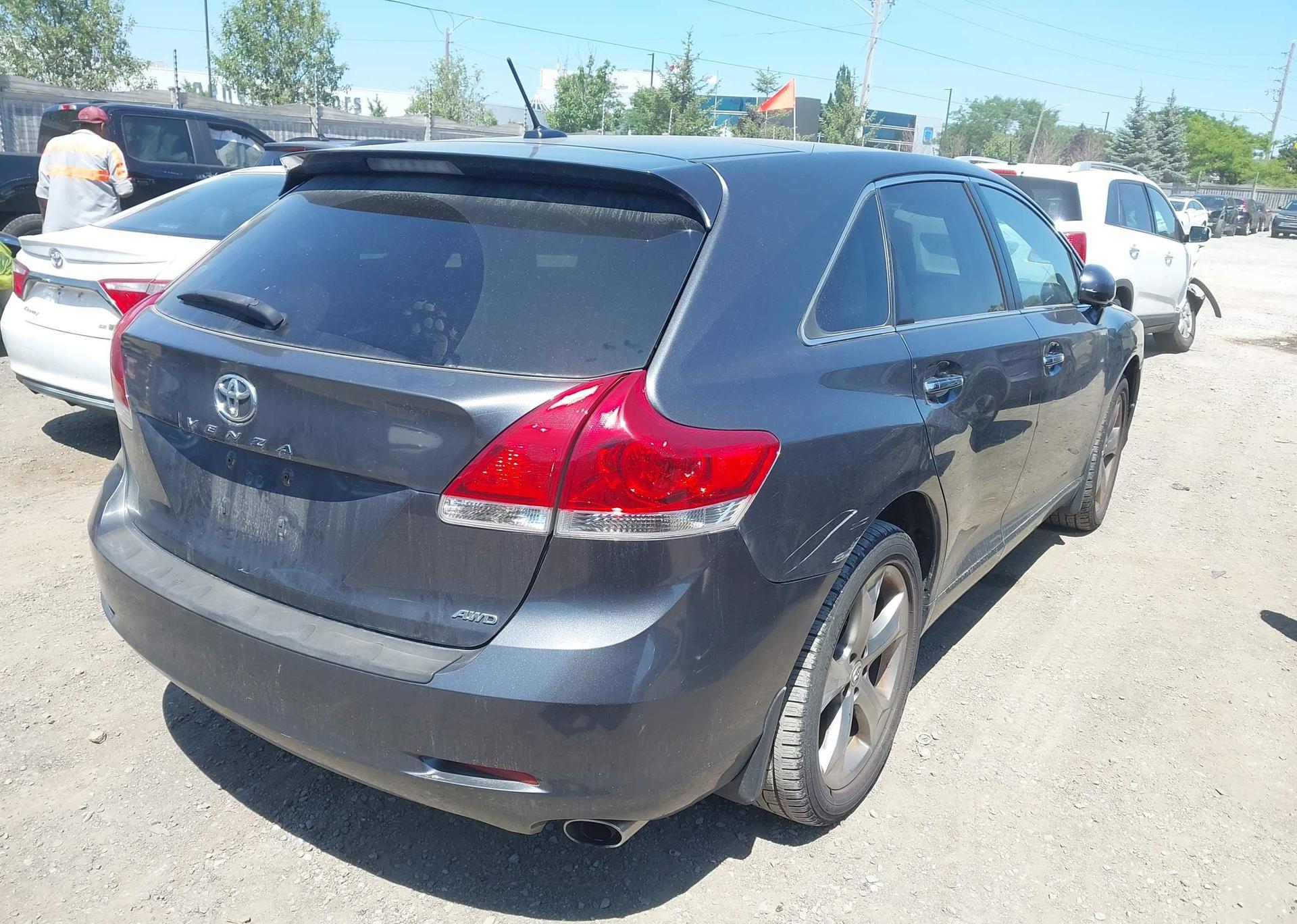 2010 TOYOTA VENZA