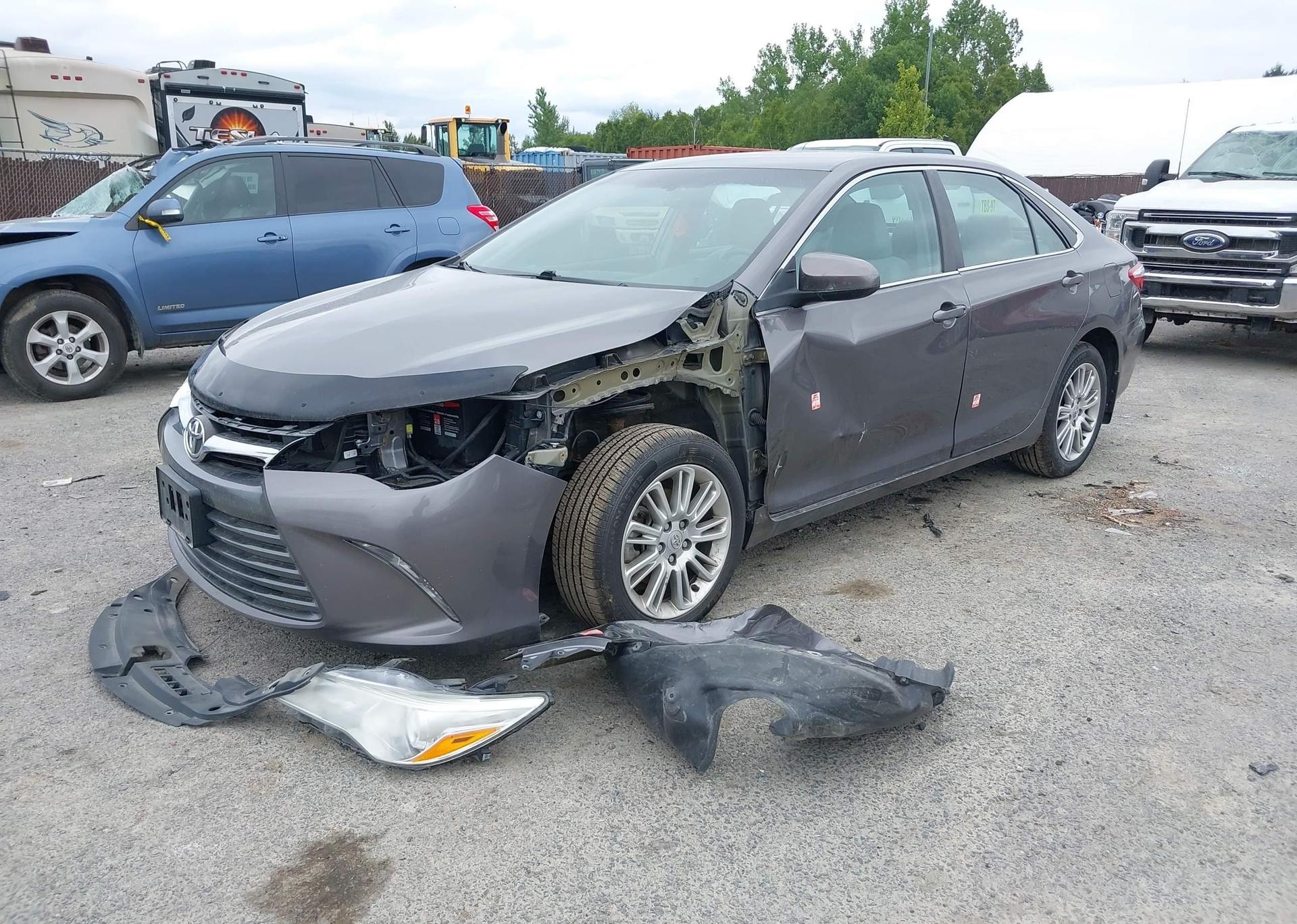 2015 TOYOTA CAMRY LE