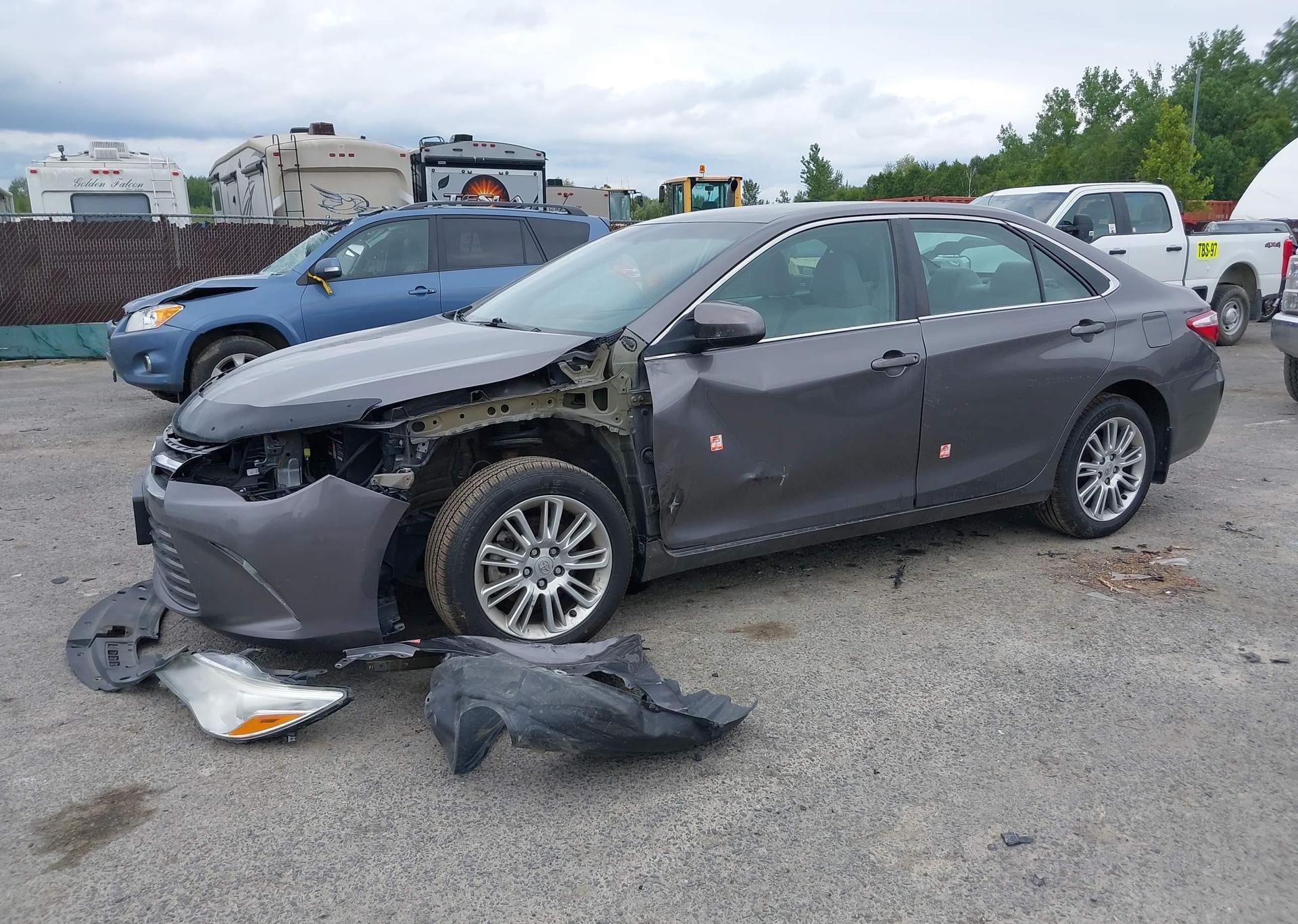 2015 TOYOTA CAMRY LE