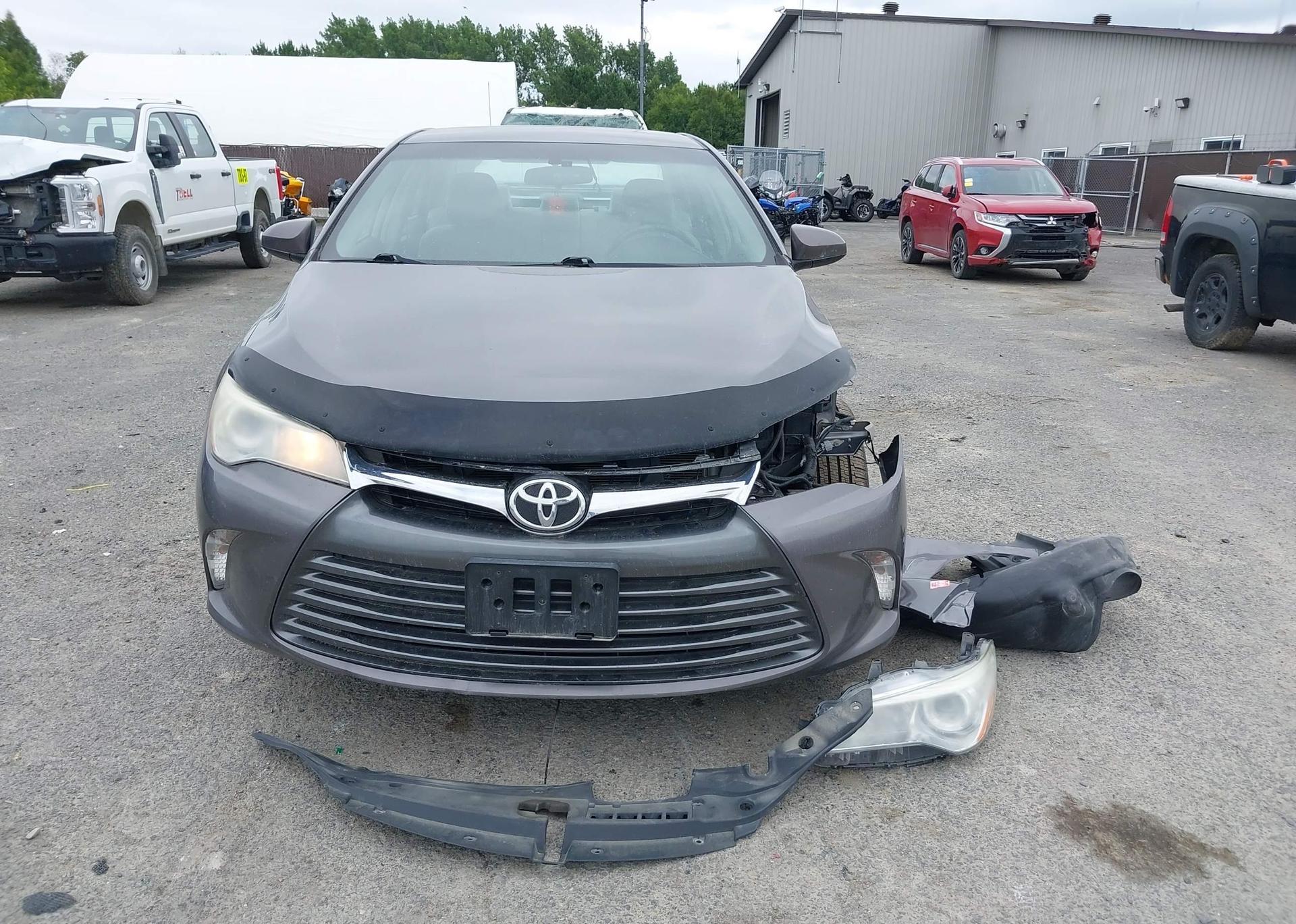 2015 TOYOTA CAMRY LE