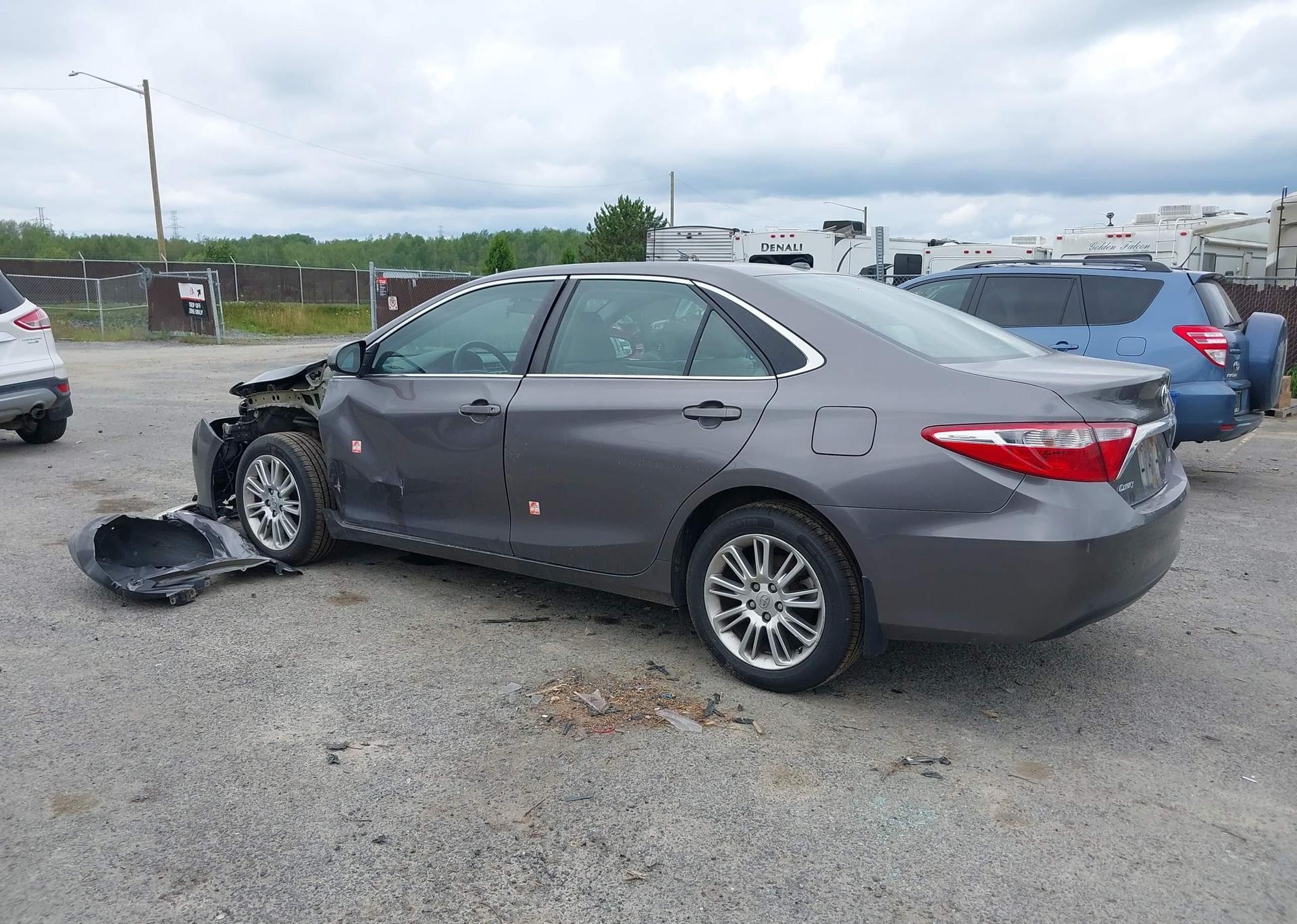 2015 TOYOTA CAMRY LE