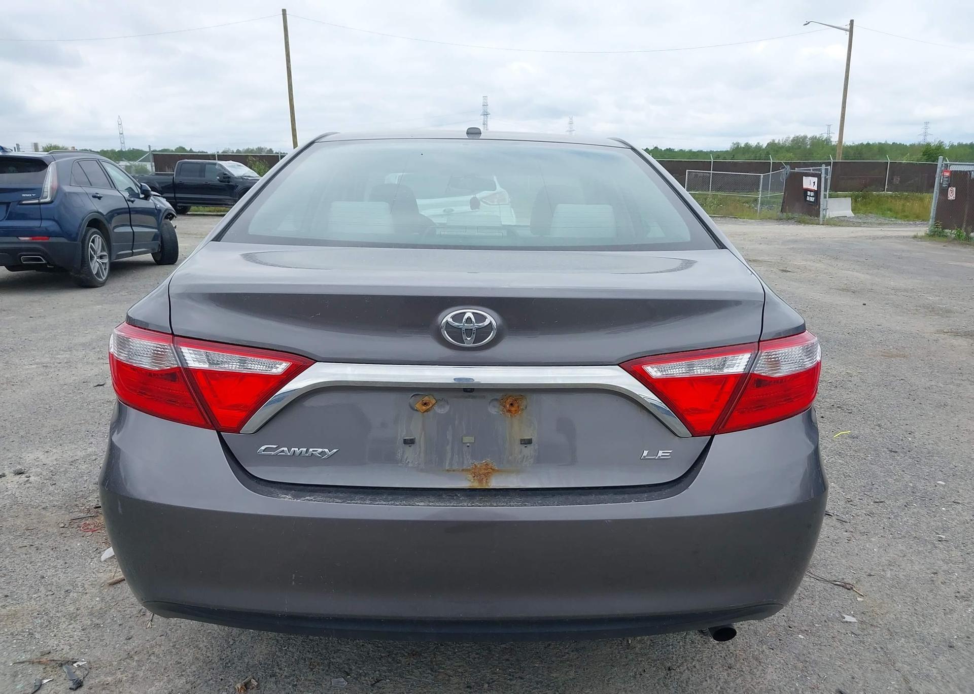 2015 TOYOTA CAMRY LE