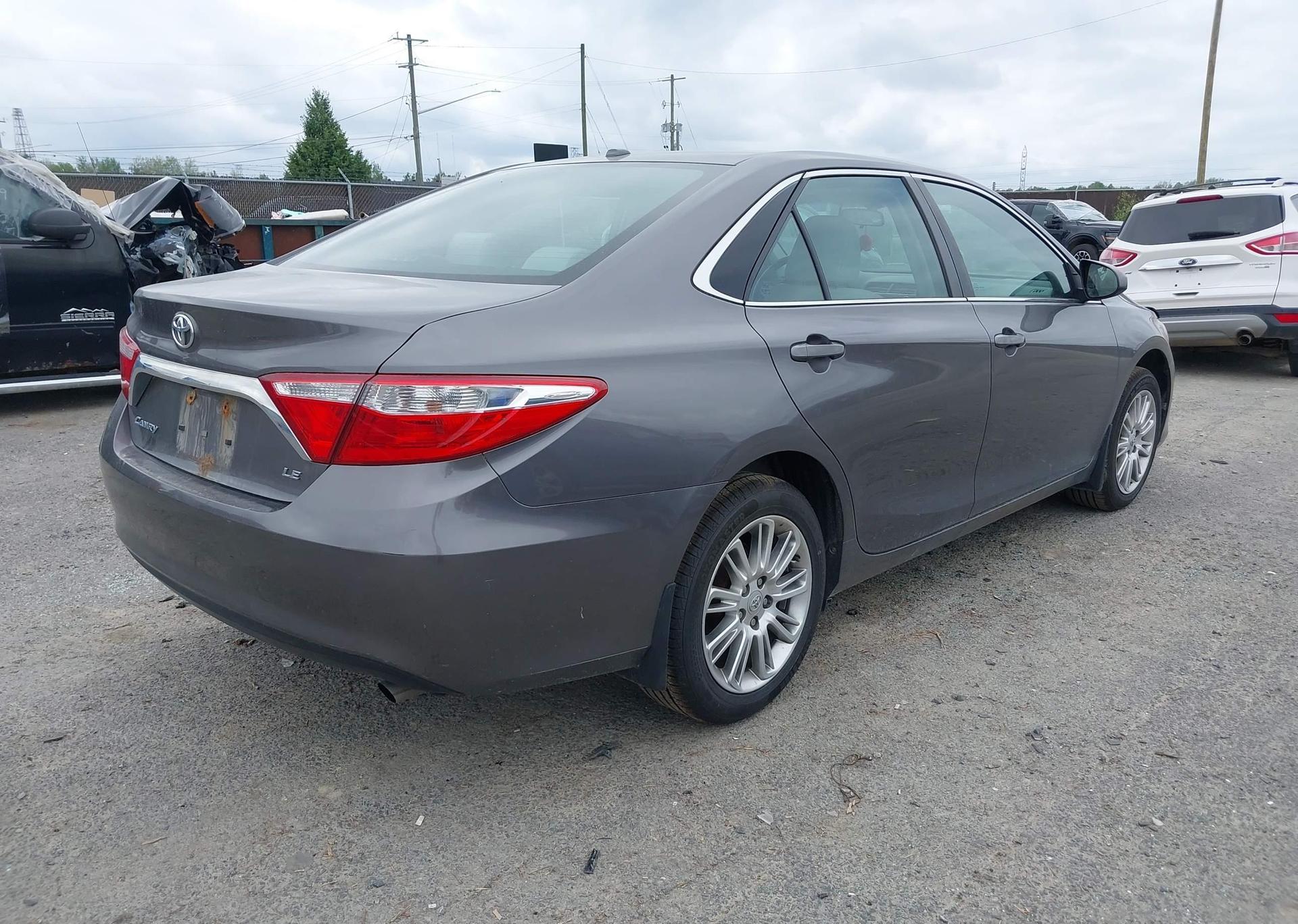 2015 TOYOTA CAMRY LE