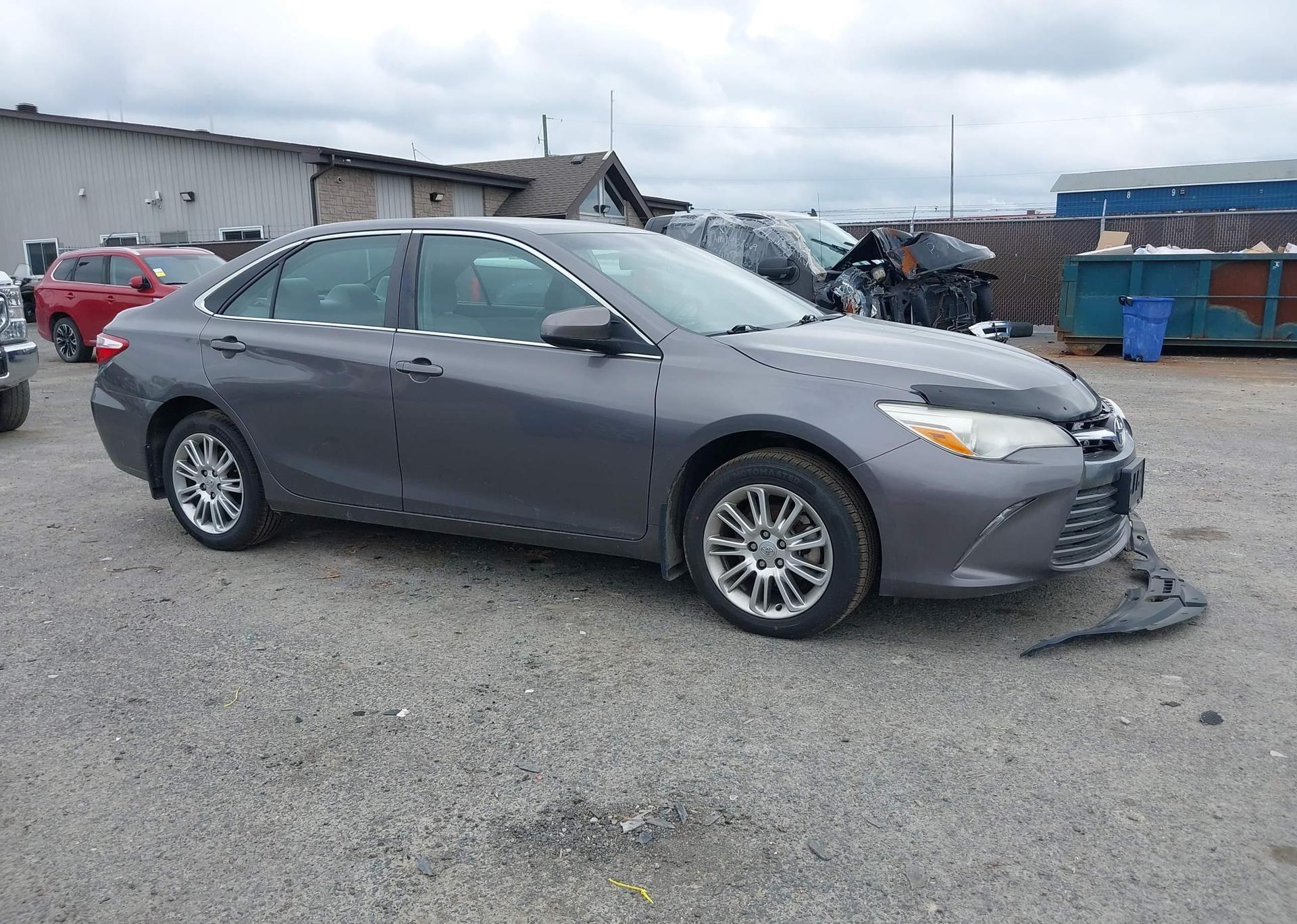 2015 TOYOTA CAMRY LE