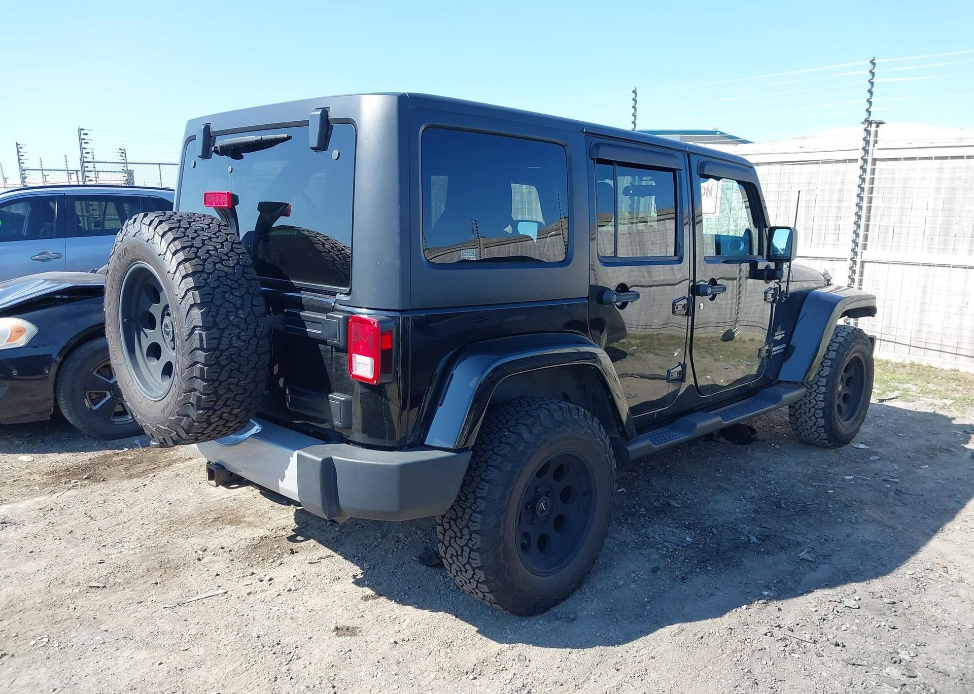 2012 JEEP WRANGLER UNLIMITED SAHARA