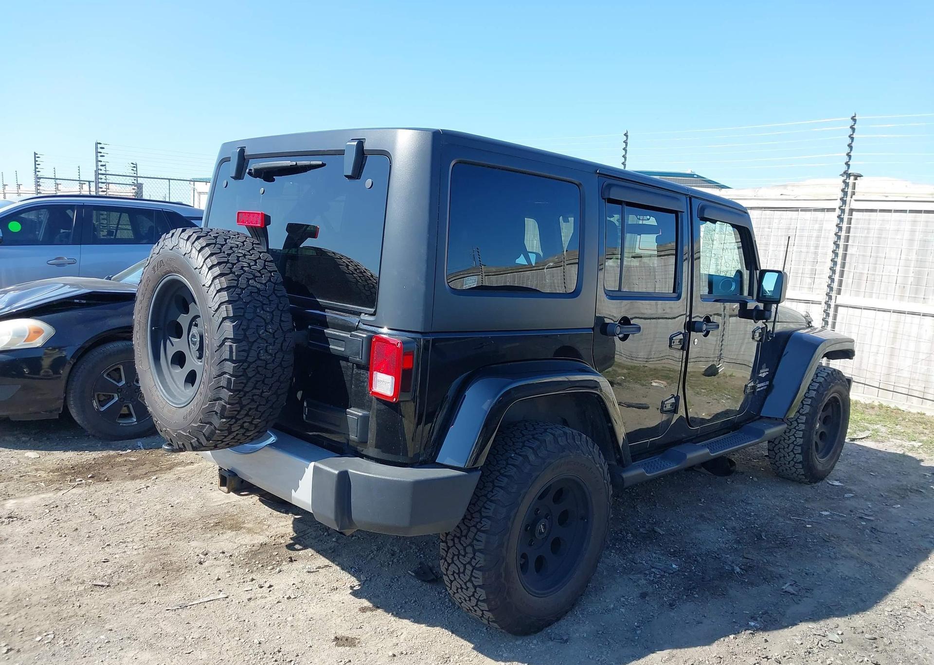 2012 JEEP WRANGLER UNLIMITED SAHARA