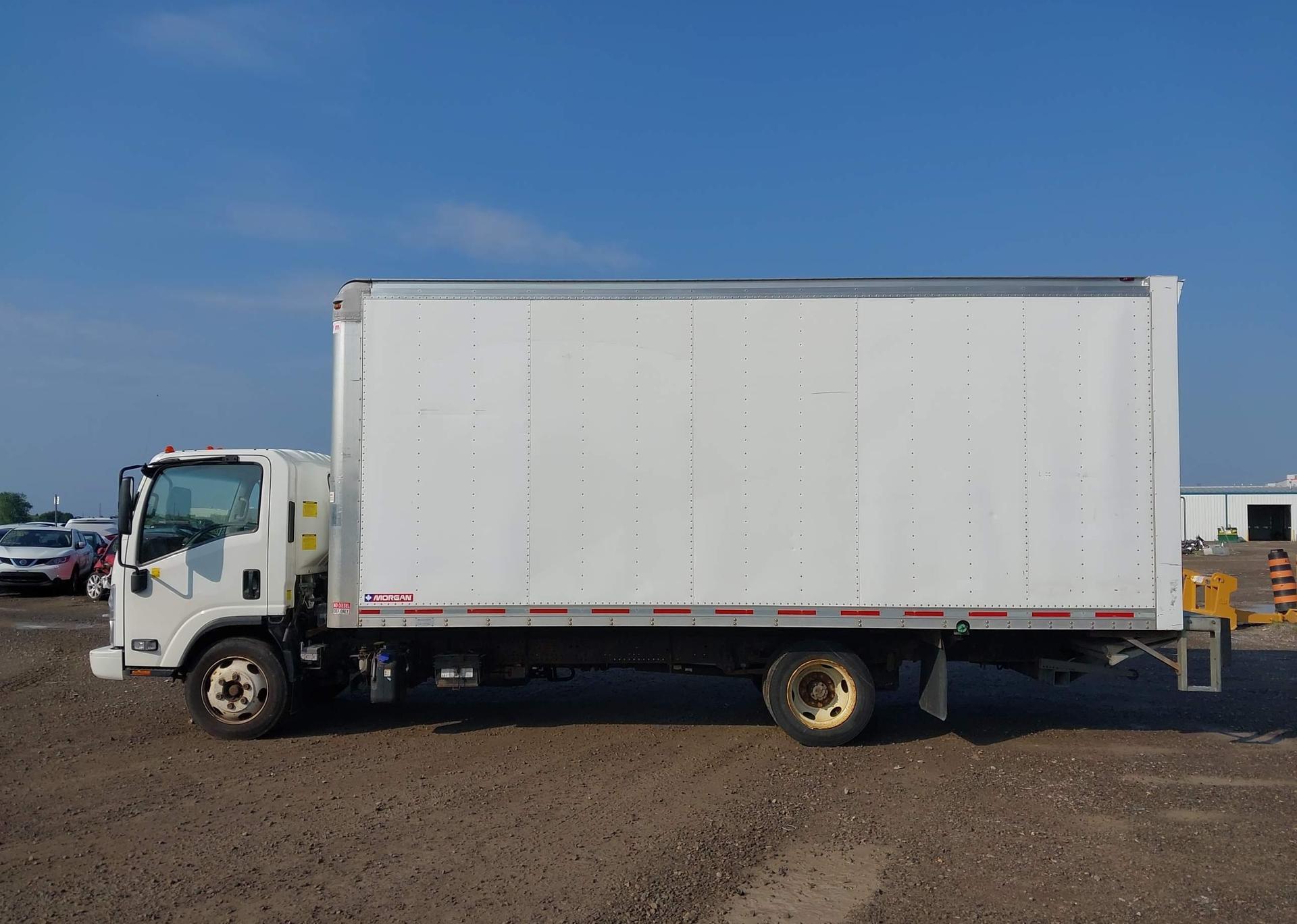2018 ISUZU NRR