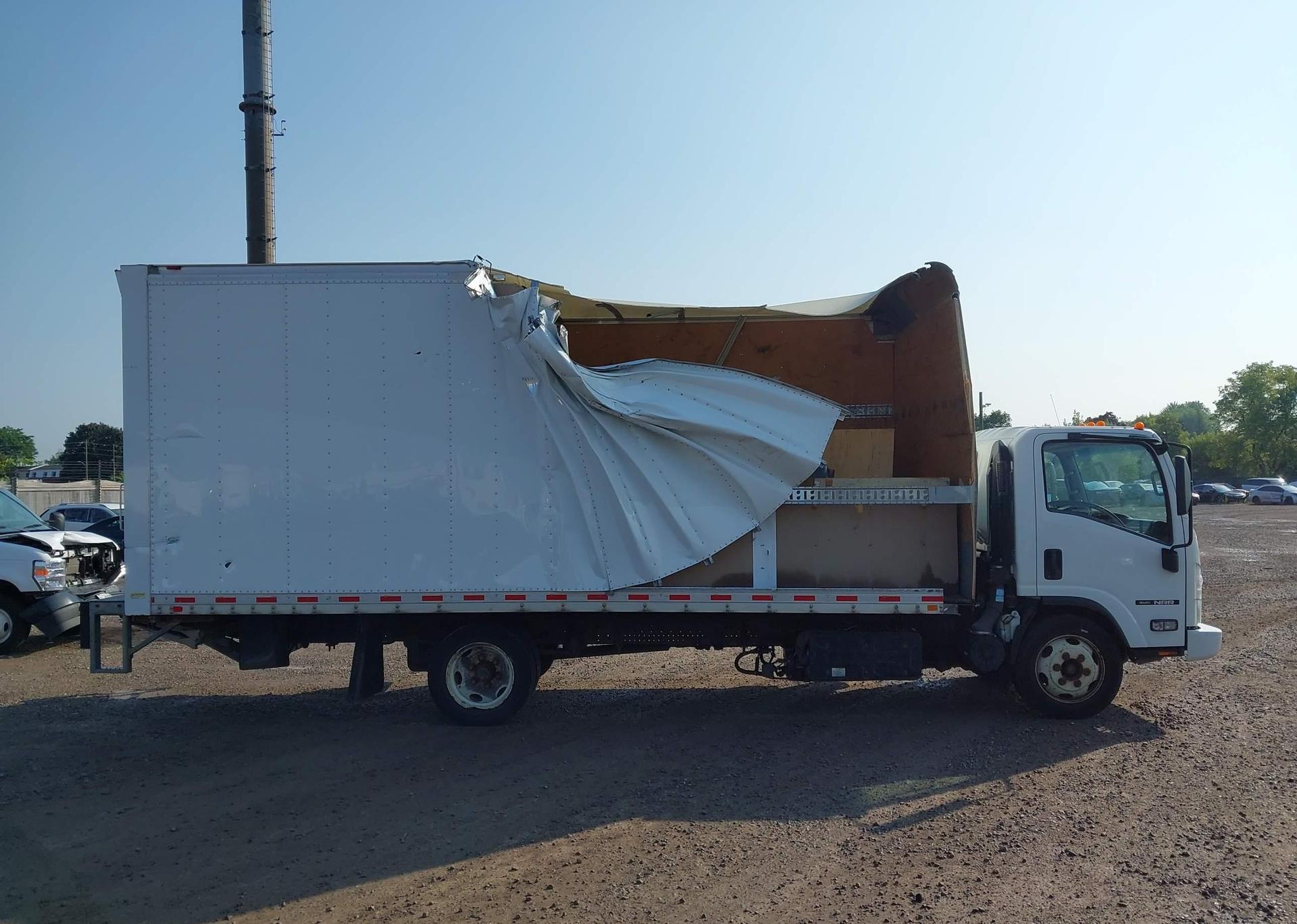 2018 ISUZU NRR