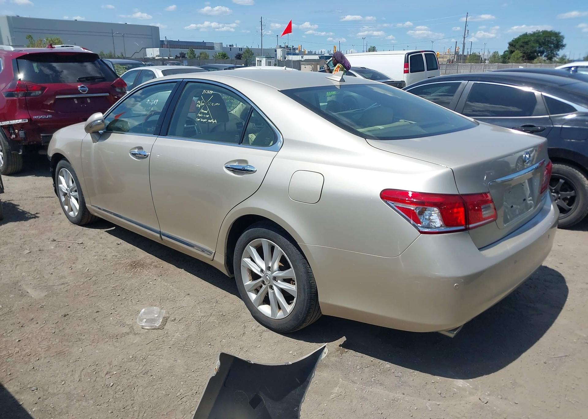 2011 LEXUS ES 350
