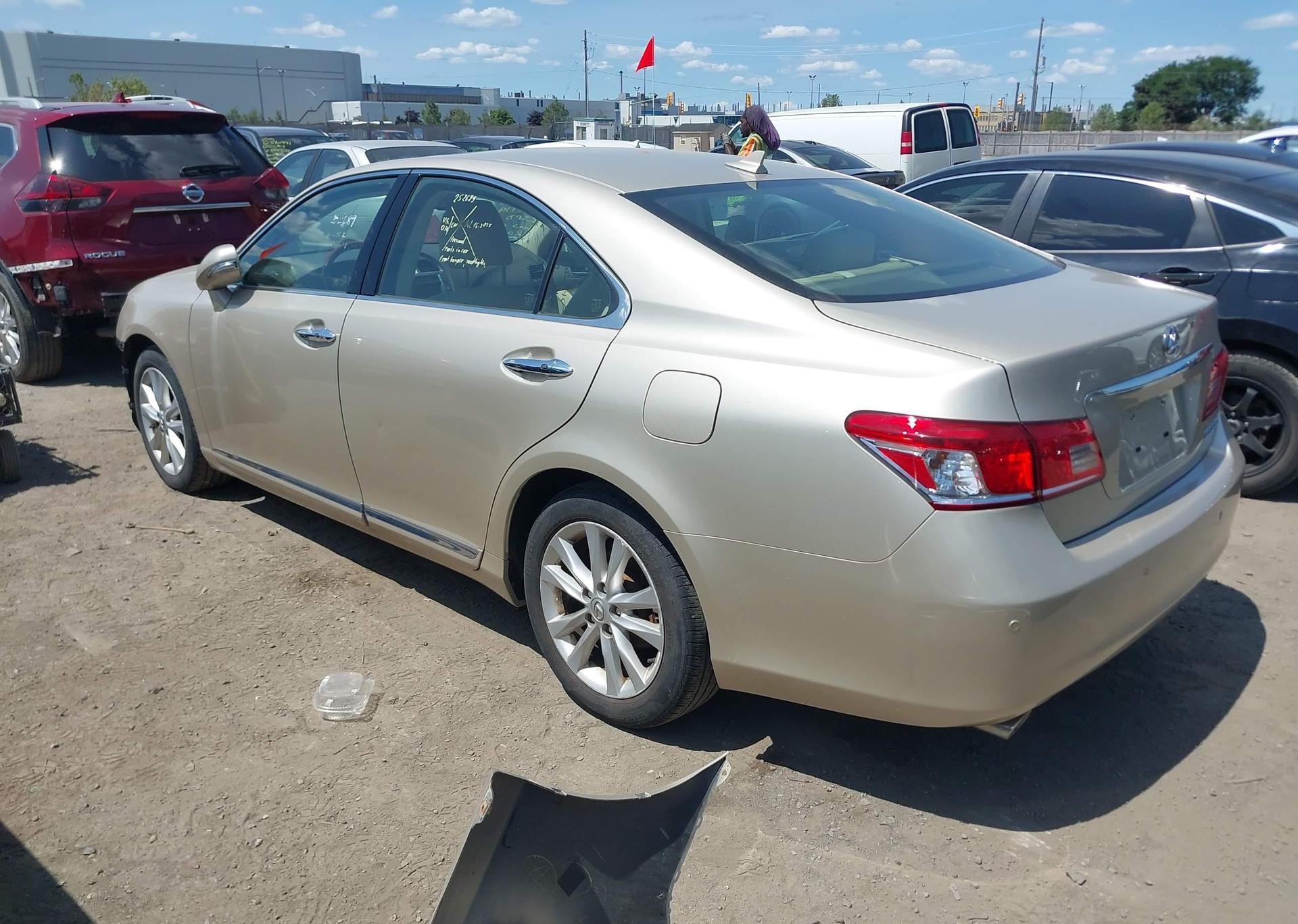 2011 LEXUS ES 350