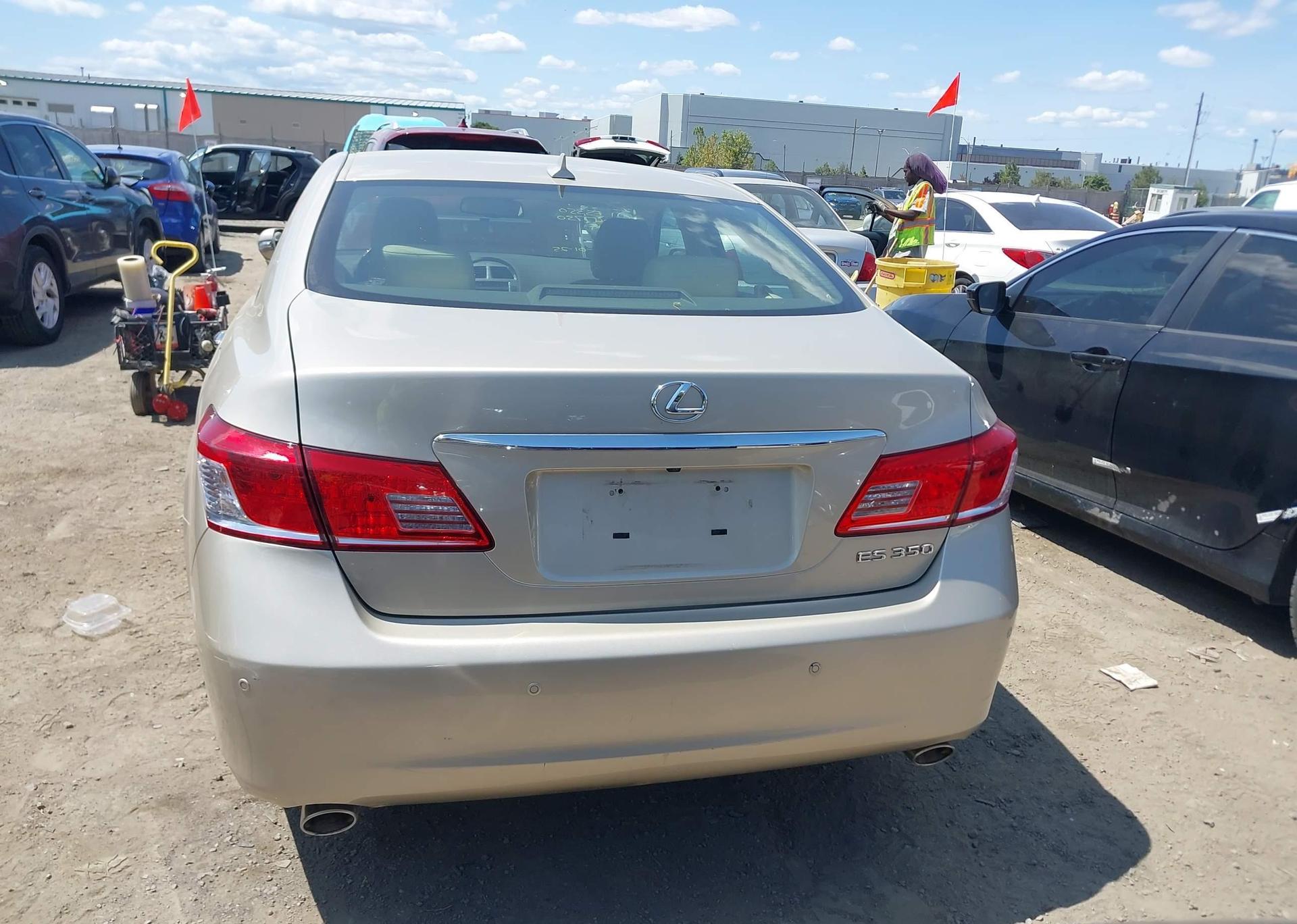 2011 LEXUS ES 350