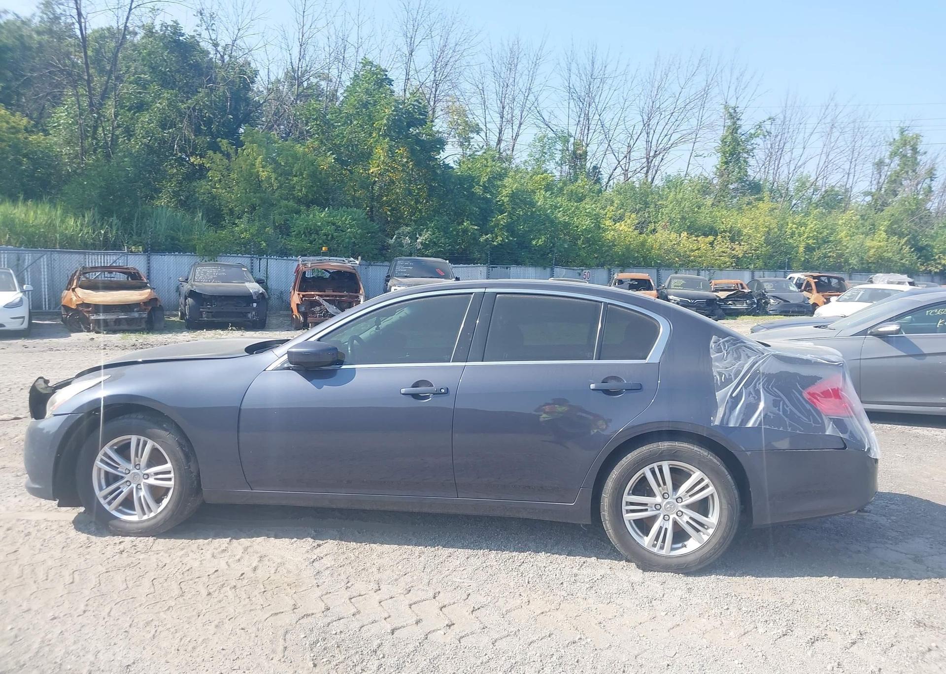 2011 INFINITI G37