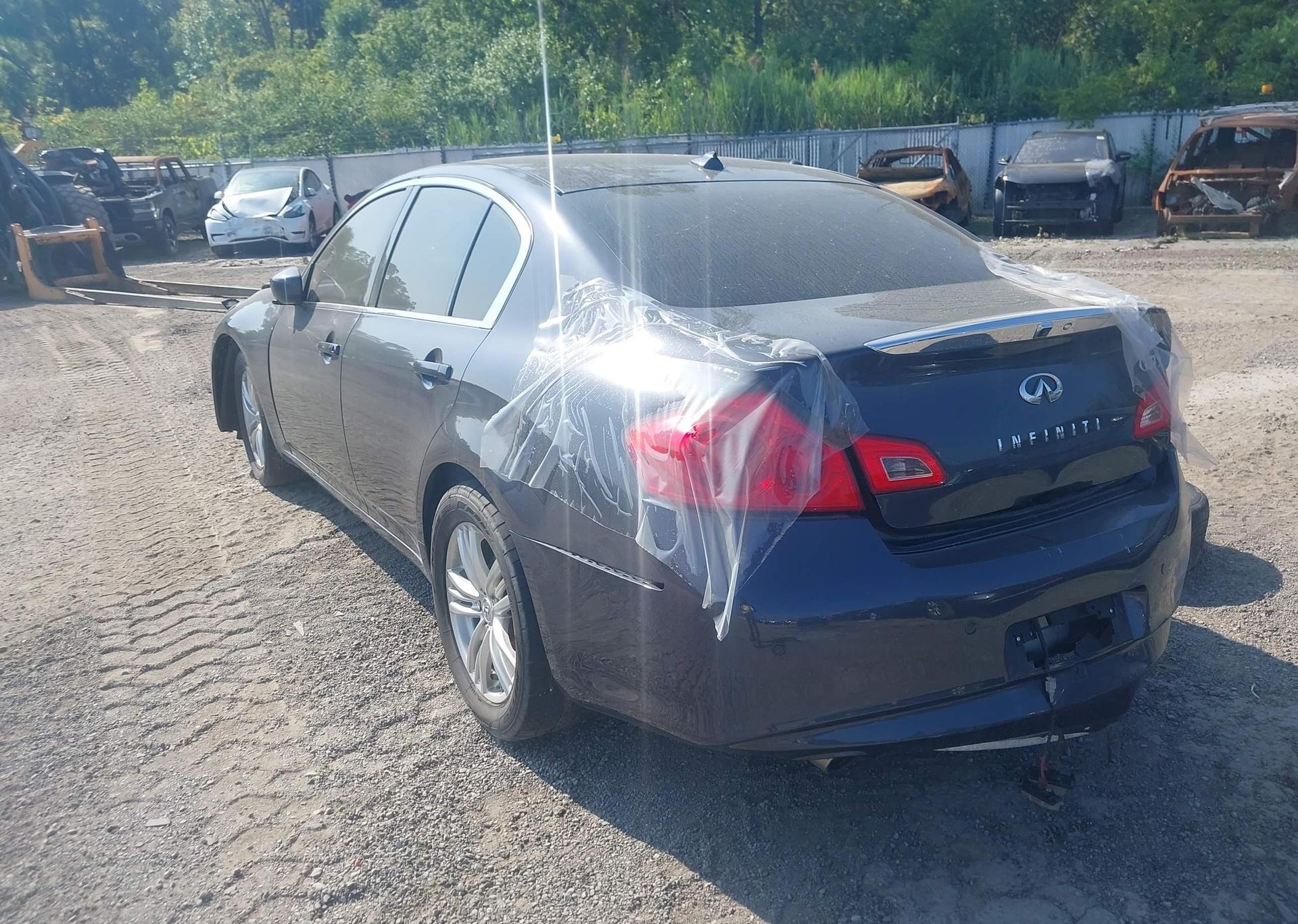 2011 INFINITI G37