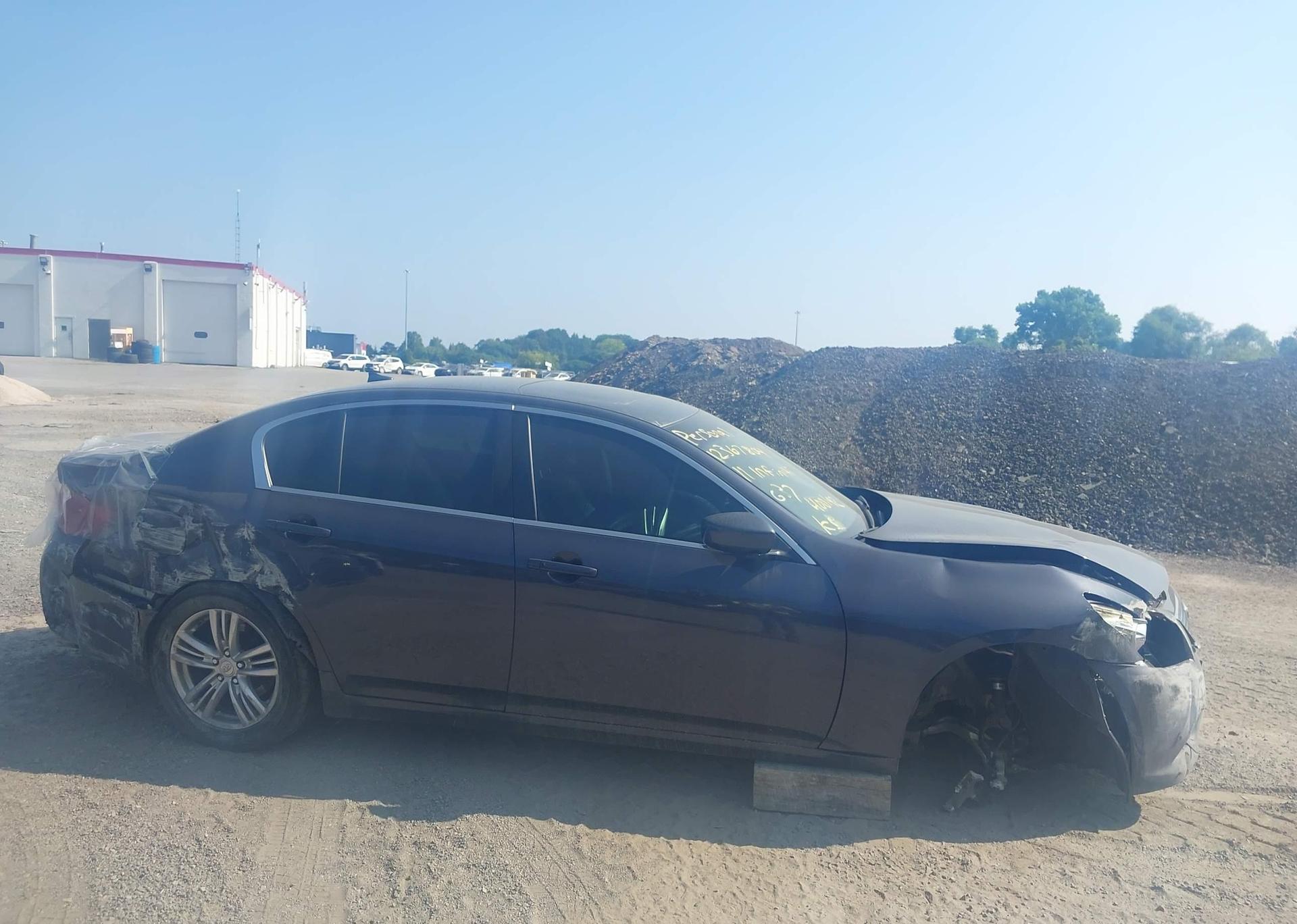 2011 INFINITI G37