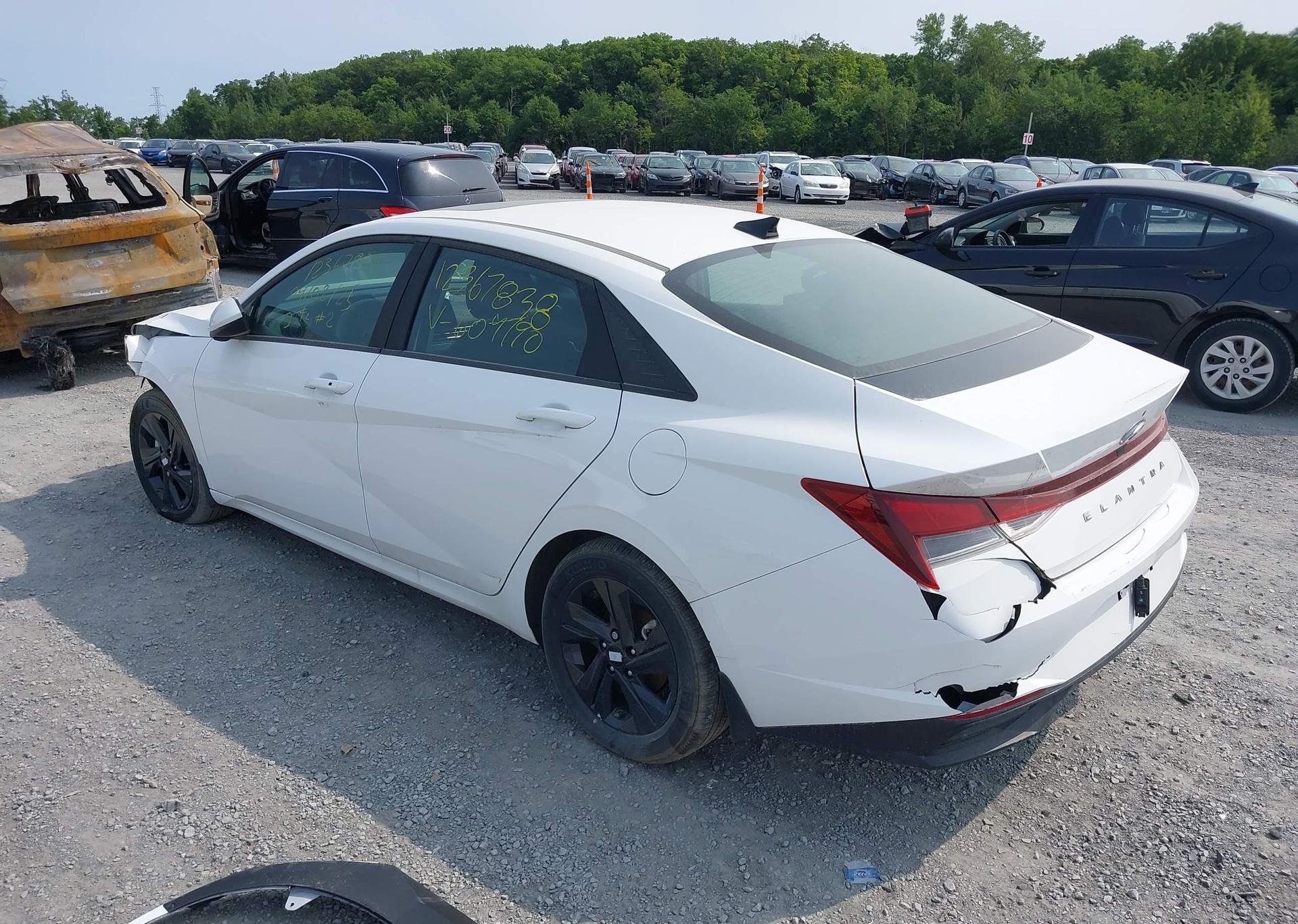 2023 HYUNDAI ELANTRA PREFERRED IVT WITH TECH PACKAGE