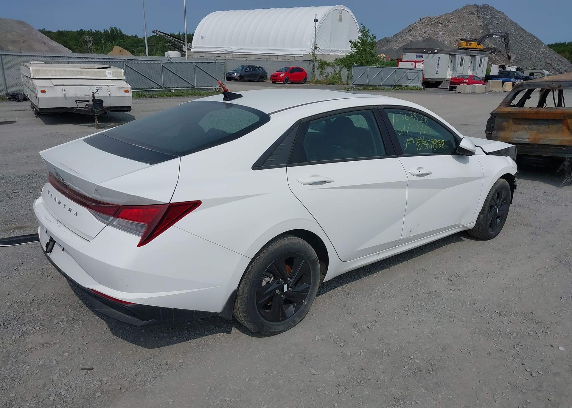 2023 HYUNDAI ELANTRA PREFERRED IVT WITH TECH PACKAGE