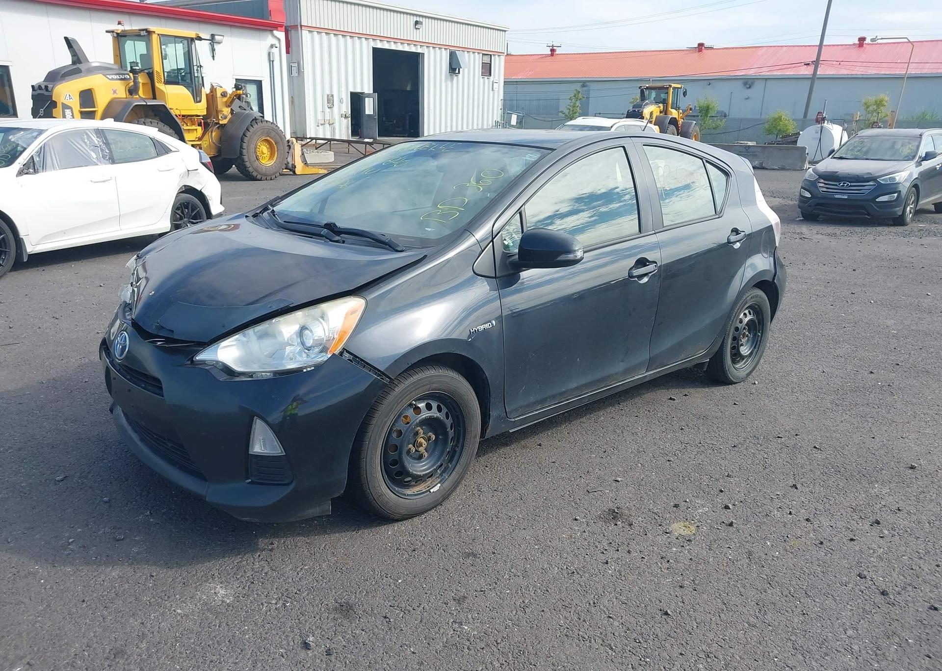 2014 TOYOTA Prius c