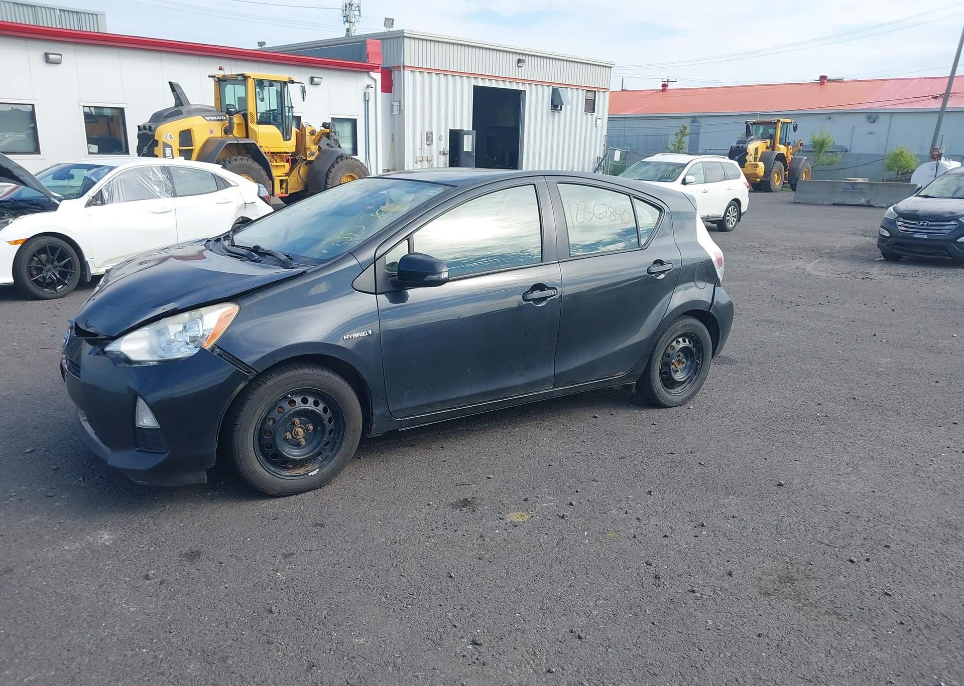 2014 TOYOTA Prius c