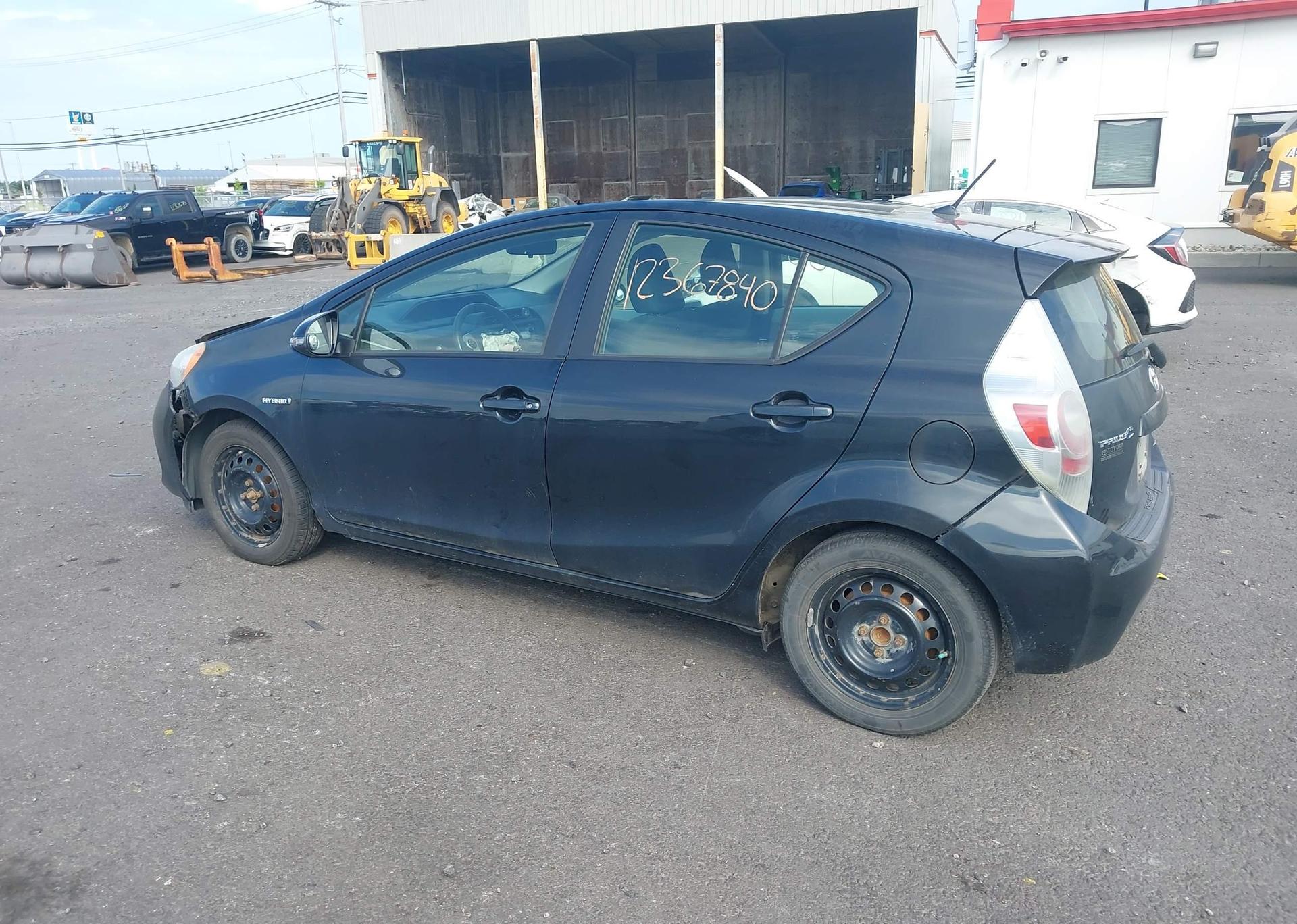 2014 TOYOTA Prius c
