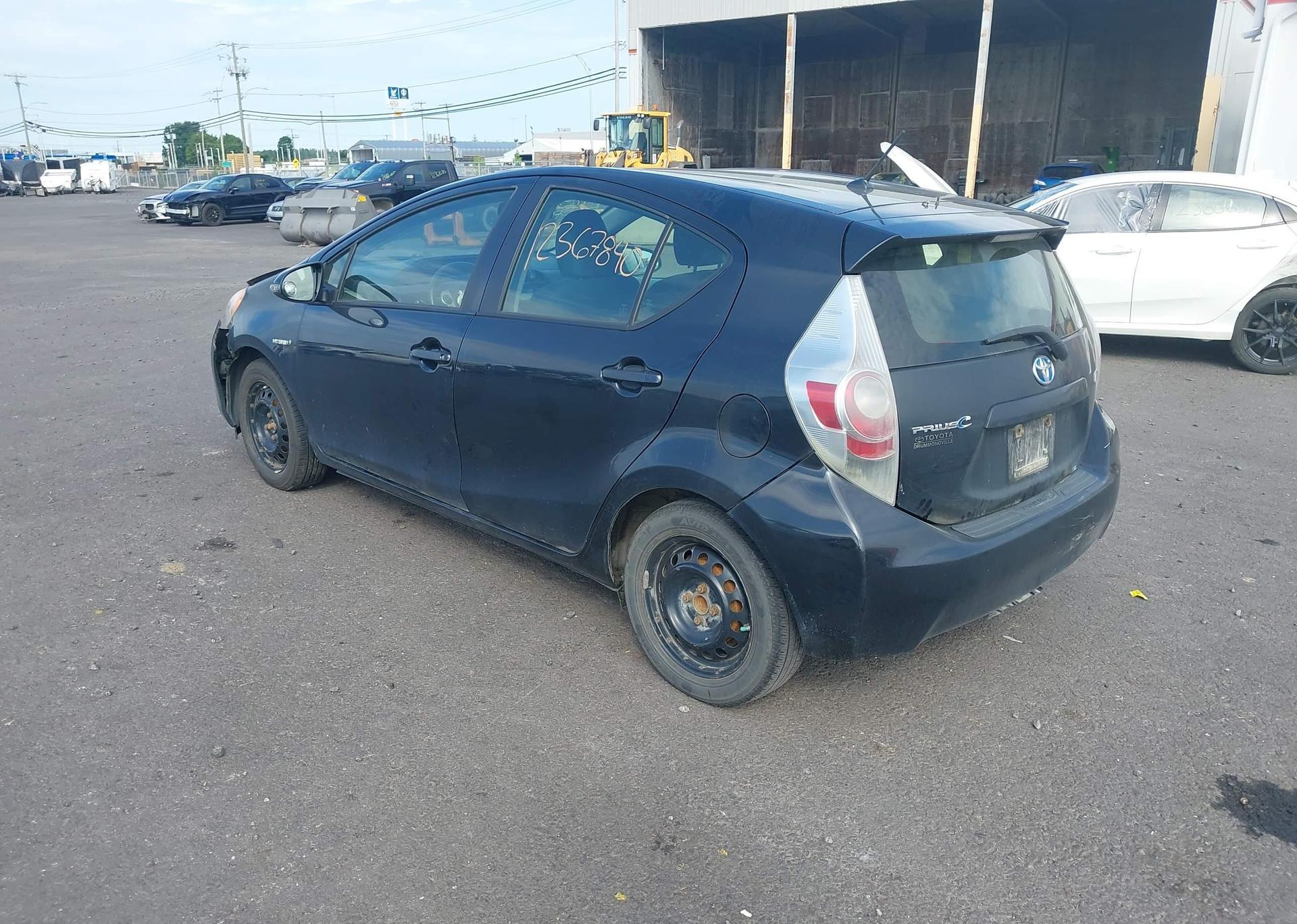 2014 TOYOTA Prius c