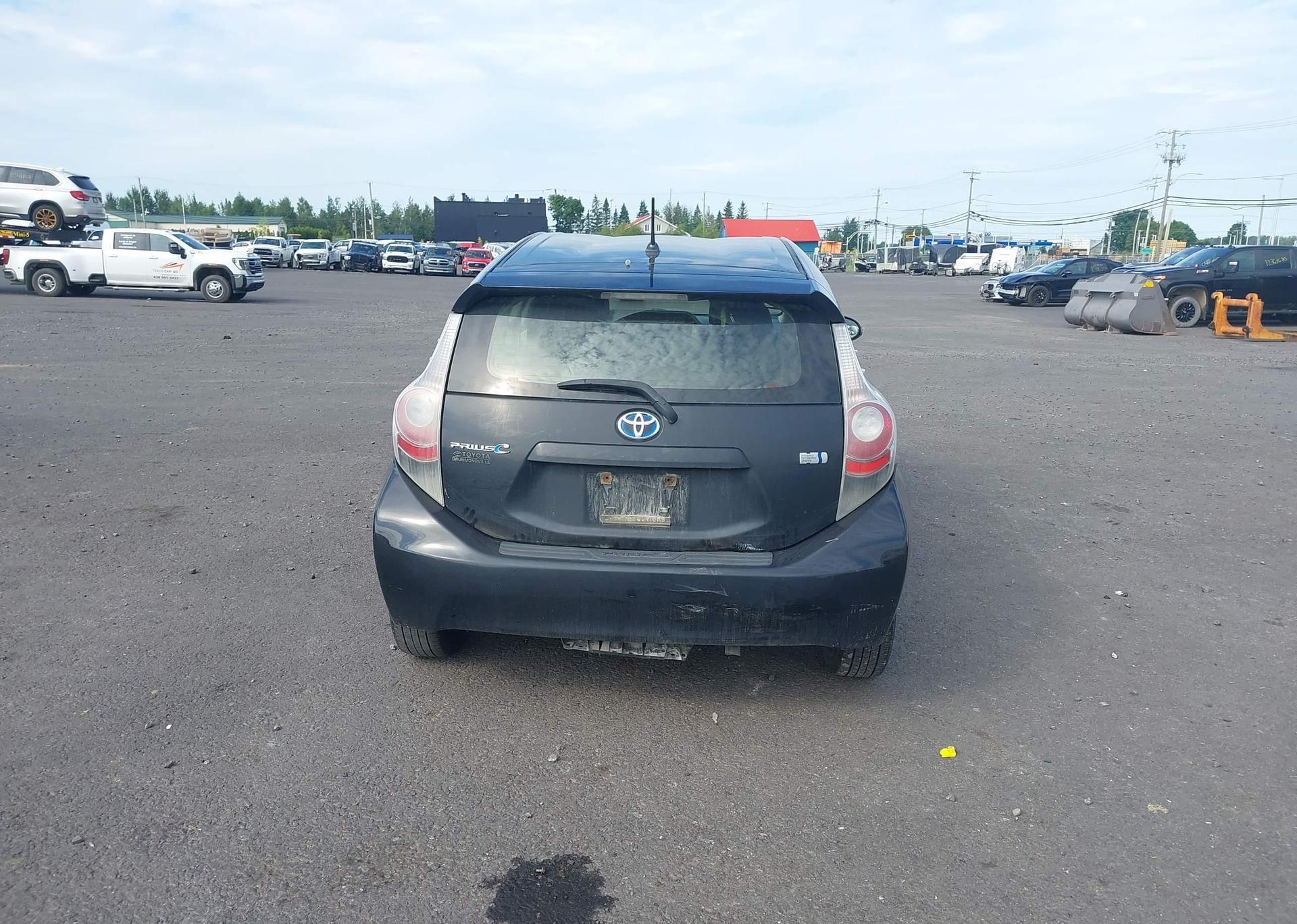 2014 TOYOTA Prius c