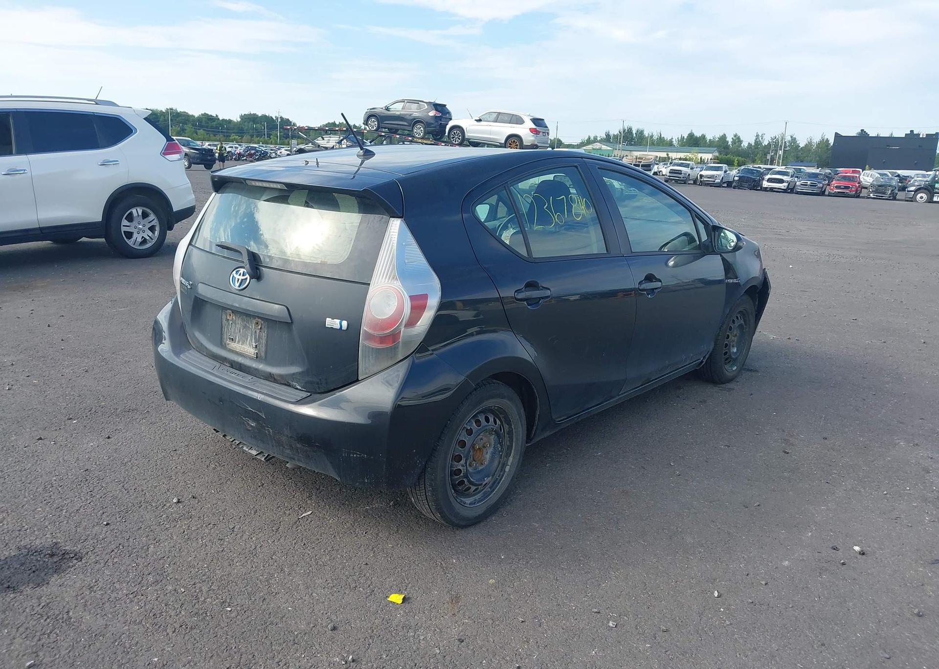 2014 TOYOTA Prius c