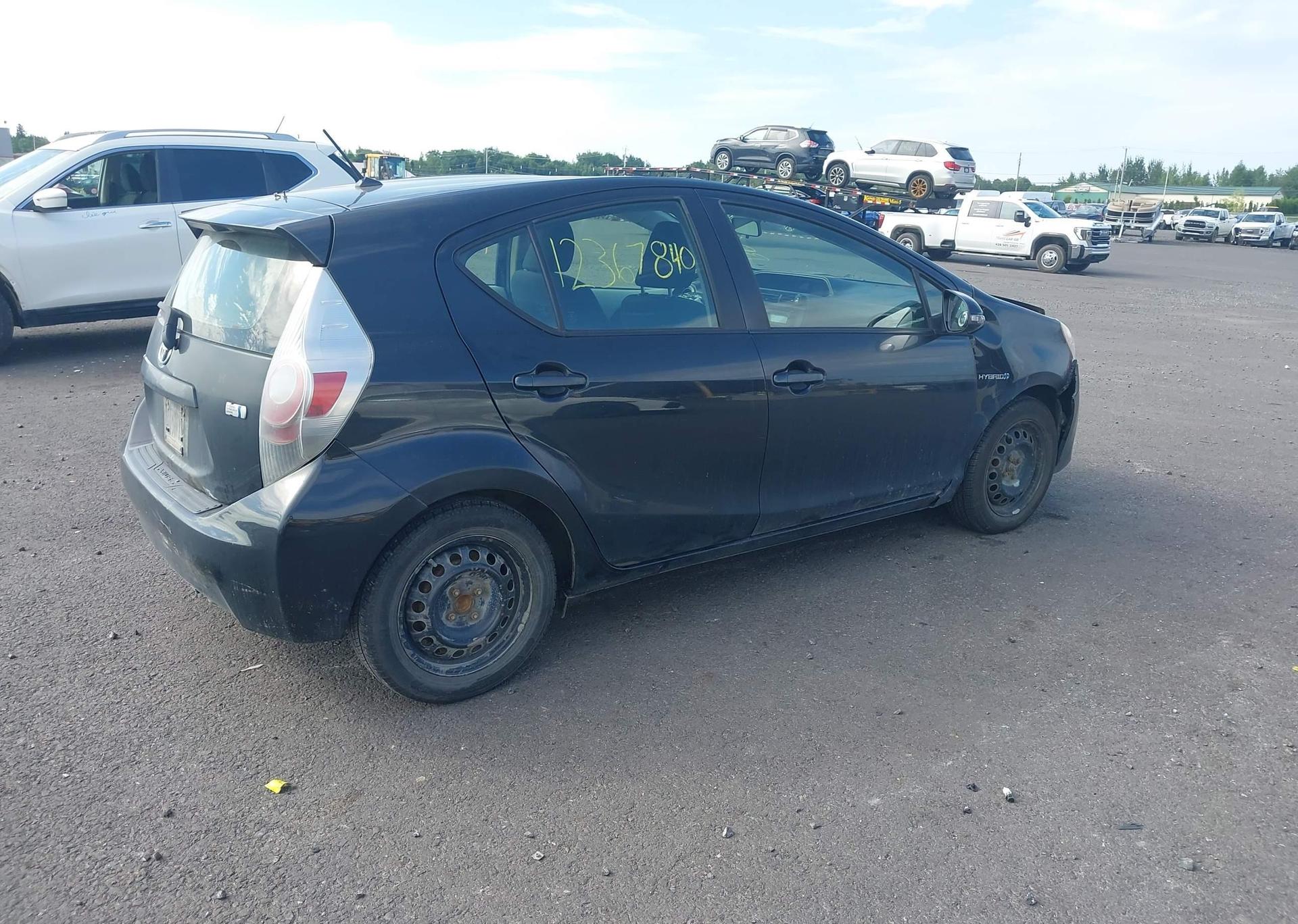 2014 TOYOTA Prius c