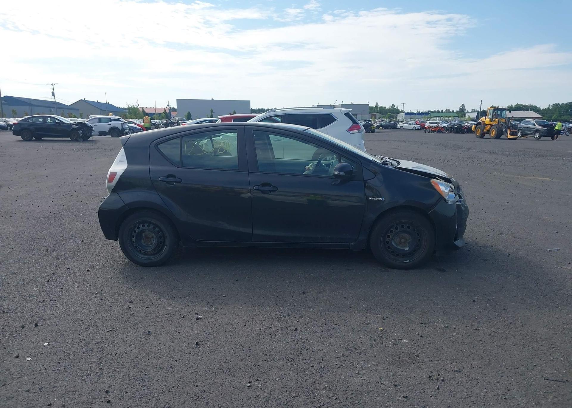 2014 TOYOTA Prius c