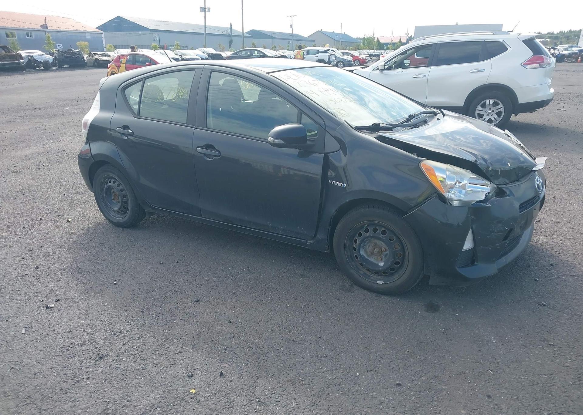 2014 TOYOTA Prius c