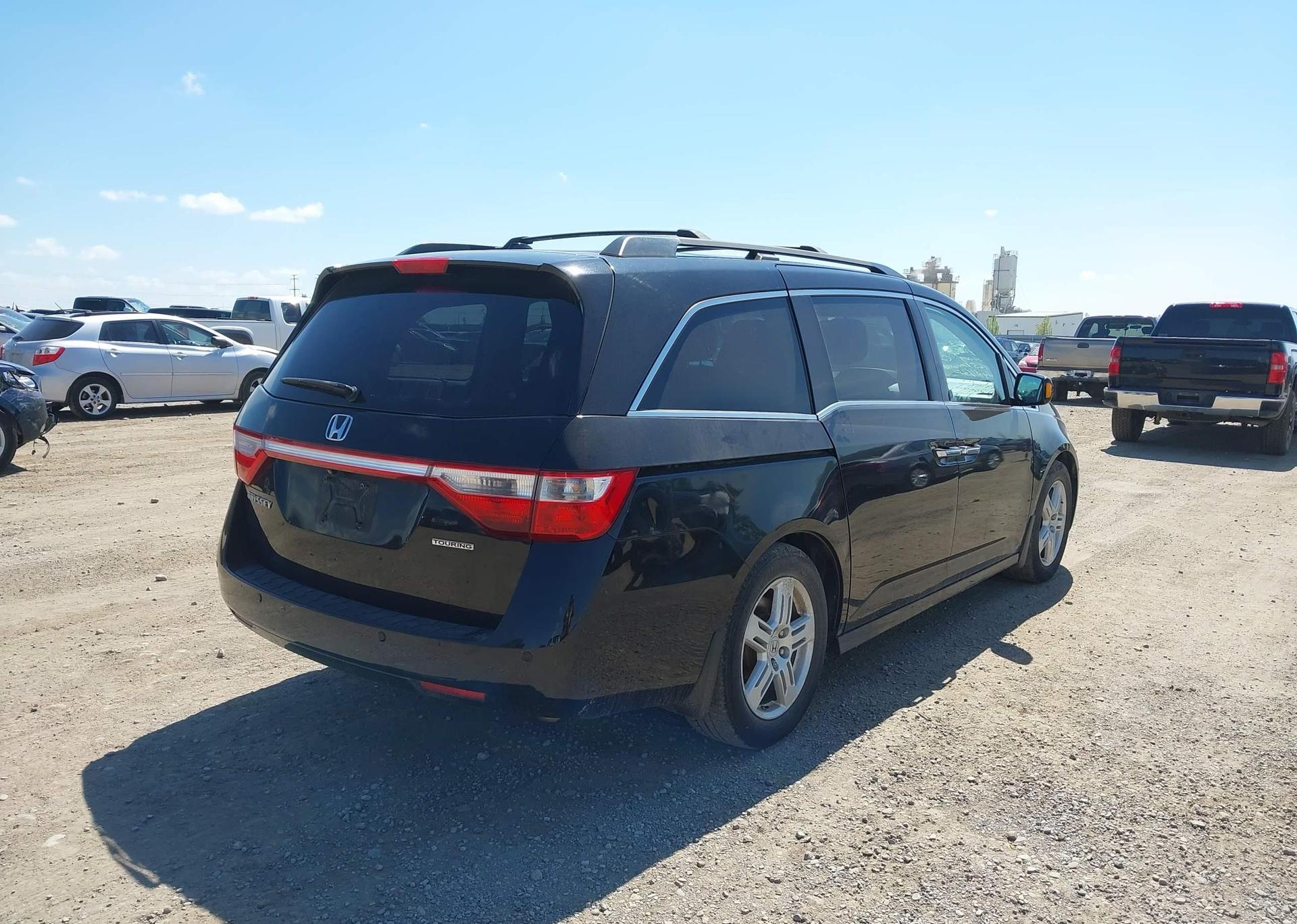 2011 HONDA ODYSSEY TOURING