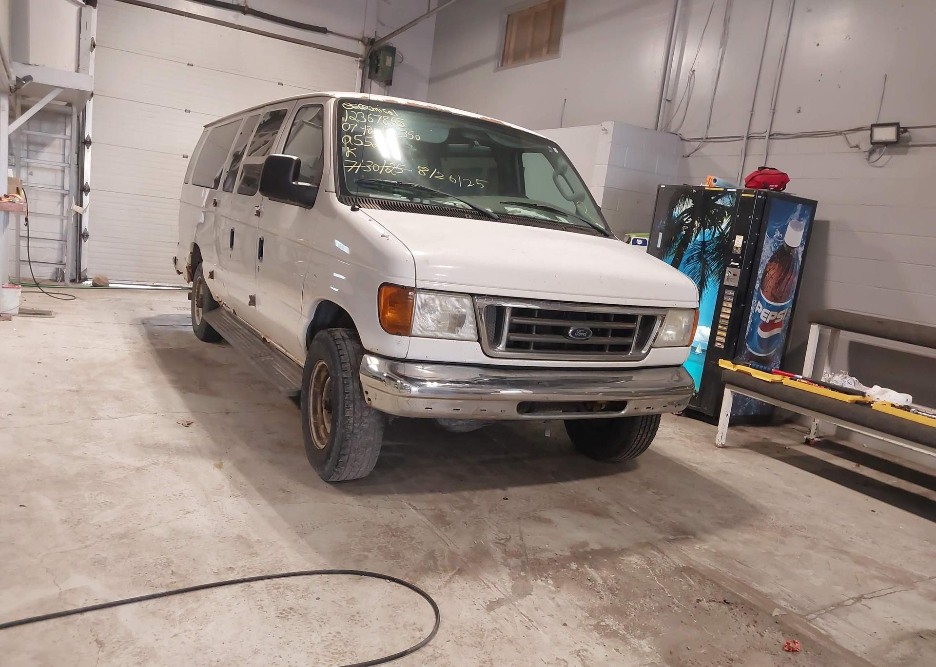 2007 FORD E-350 SUPER DUTY XL