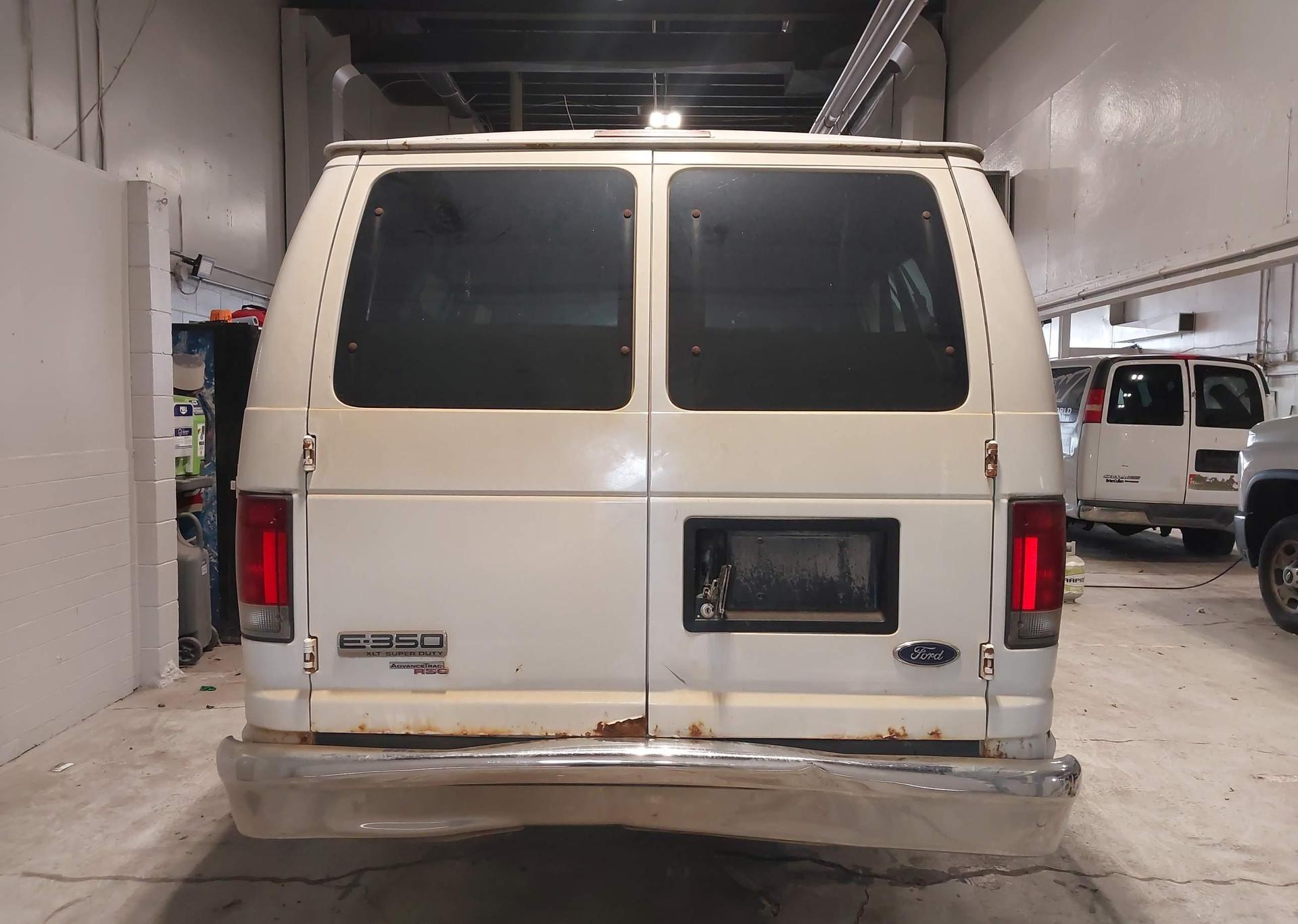 2007 FORD E-350 SUPER DUTY XL