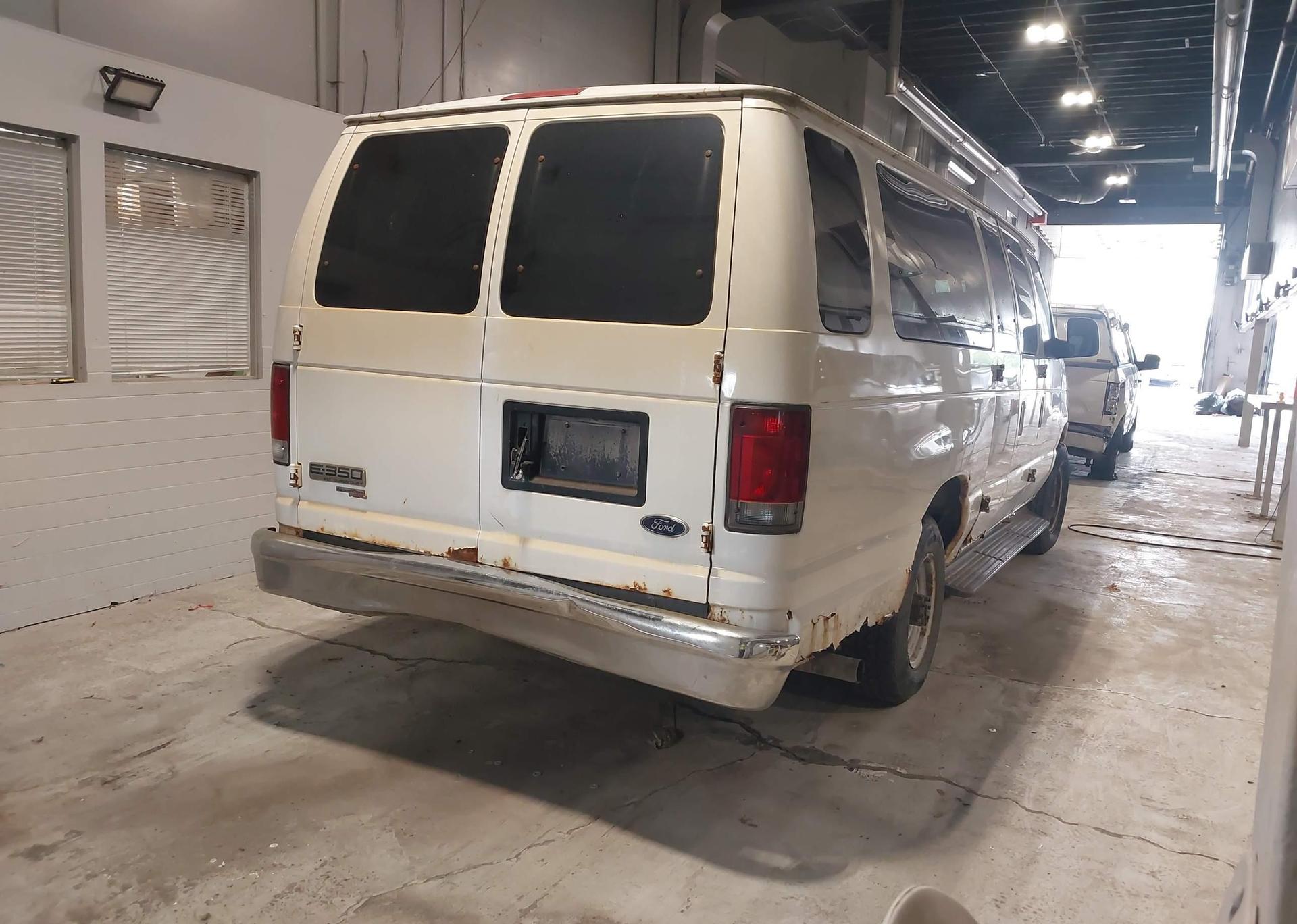 2007 FORD E-350 SUPER DUTY XL