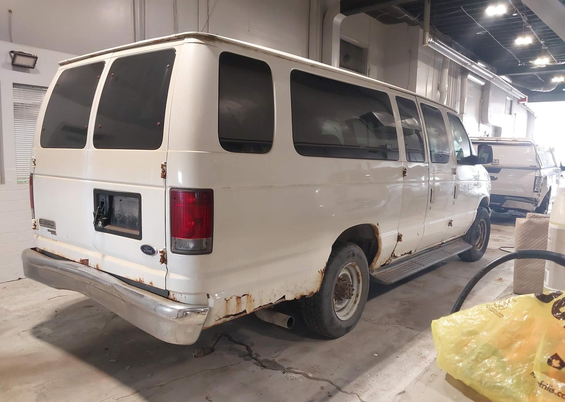 2007 FORD E-350 SUPER DUTY XL