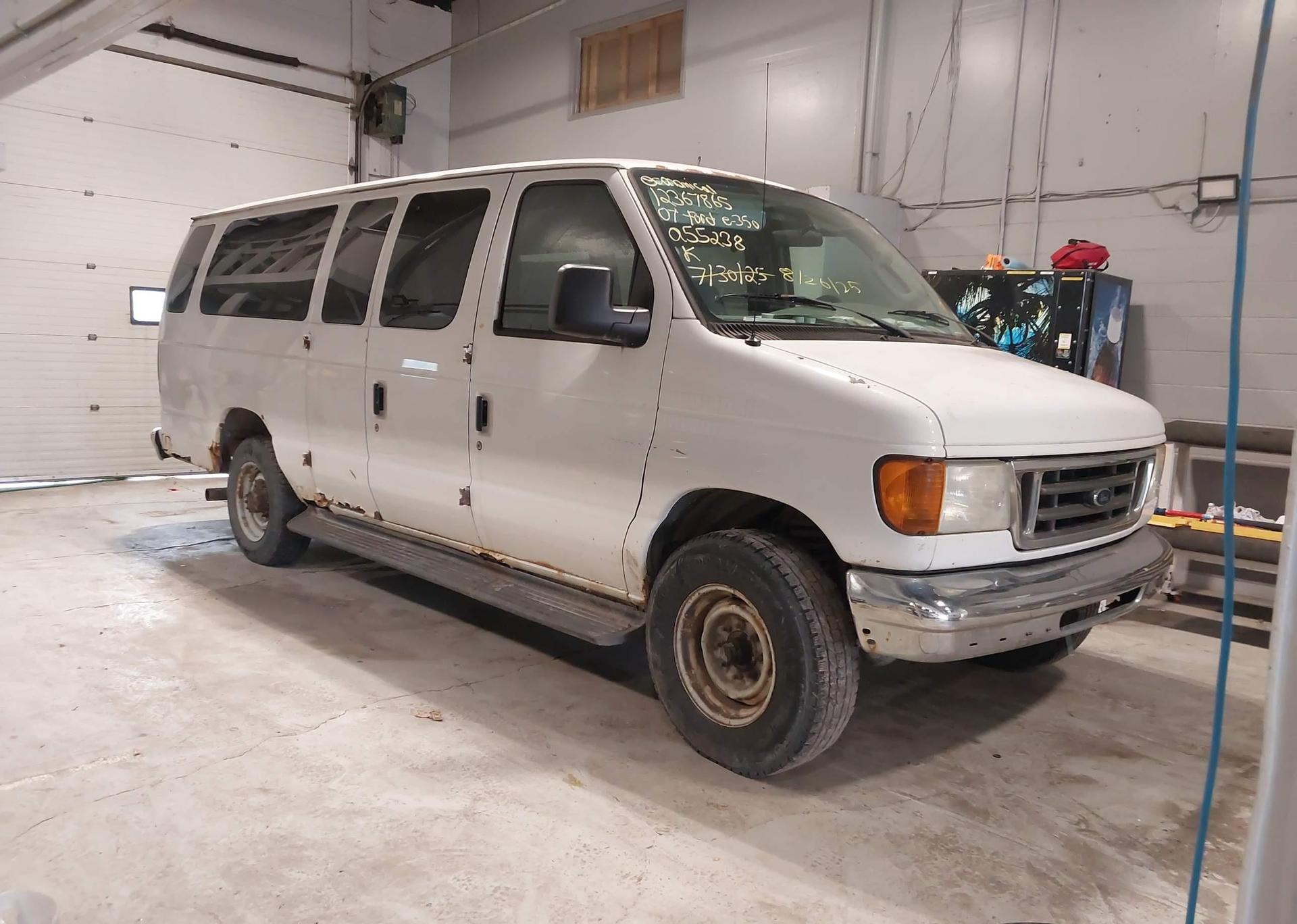 2007 FORD E-350 SUPER DUTY XL