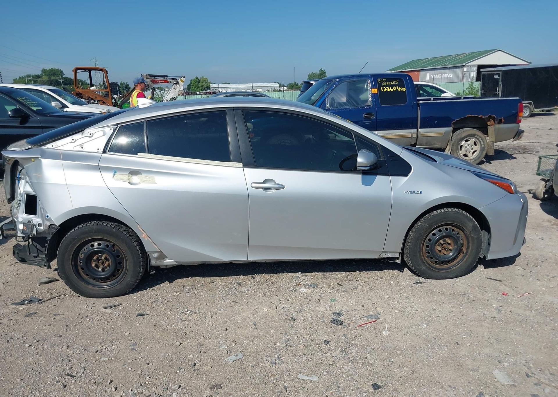 2019 TOYOTA PRIUS