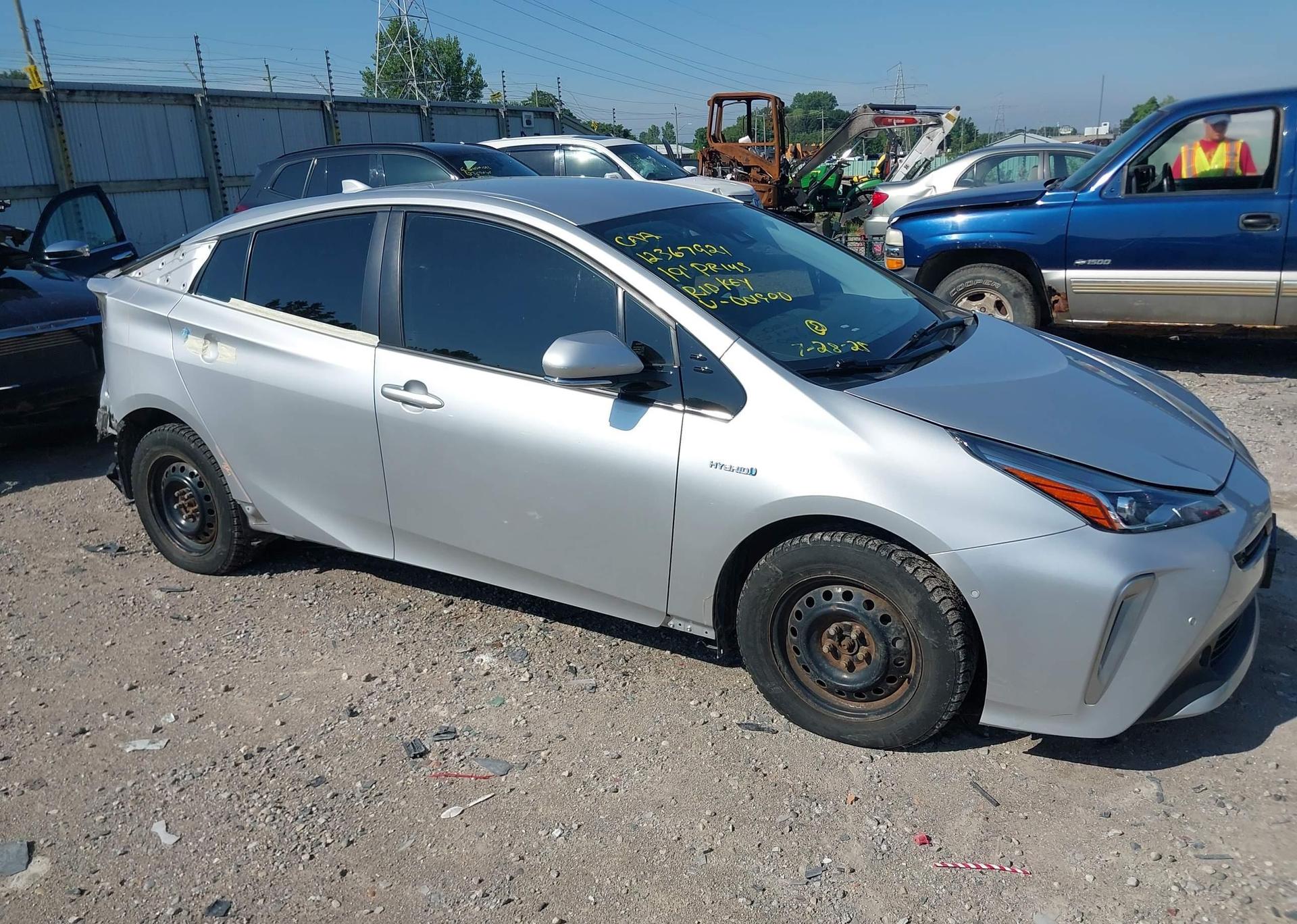 2019 TOYOTA PRIUS