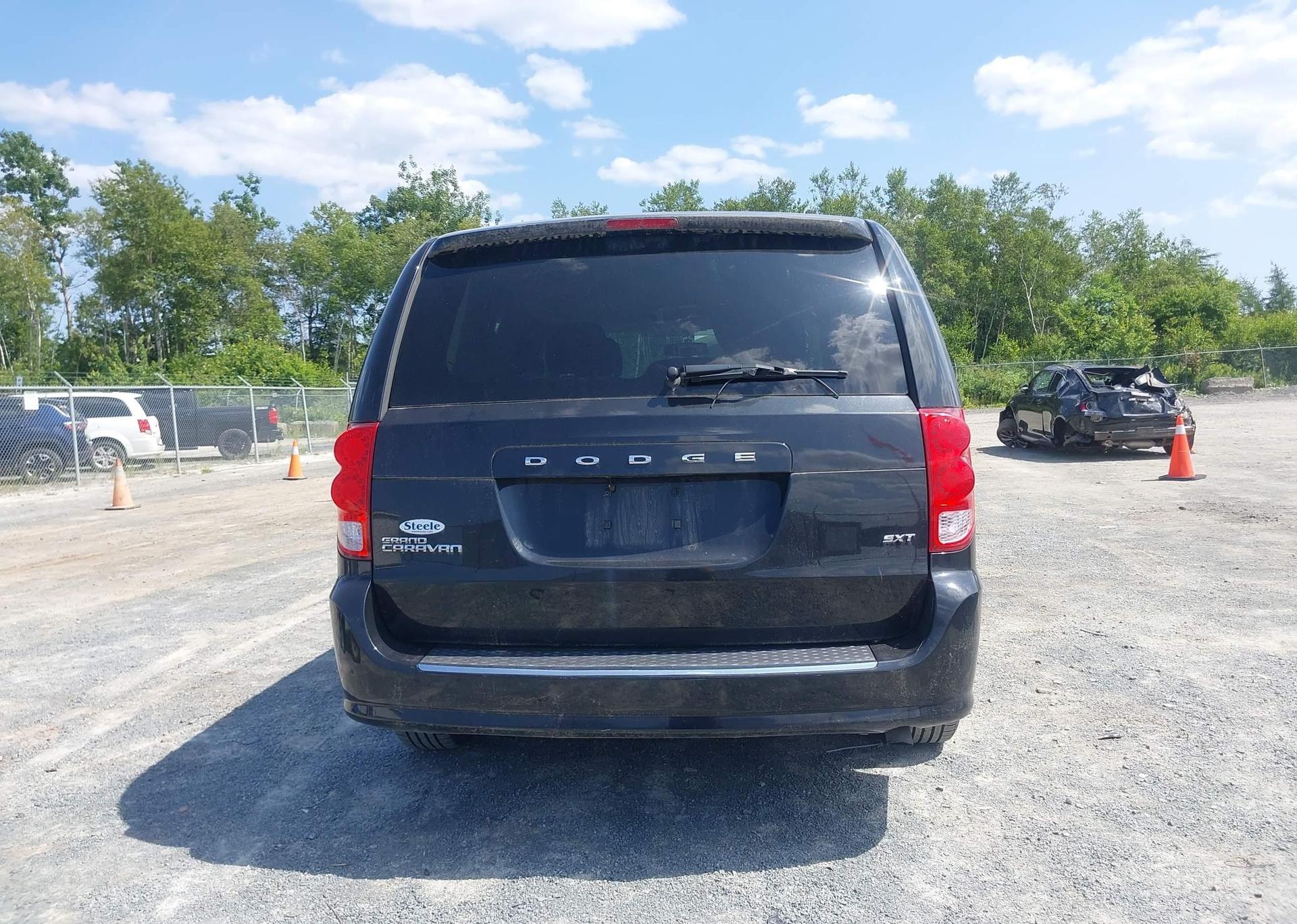 2015 DODGE GRAND CARAVAN SE